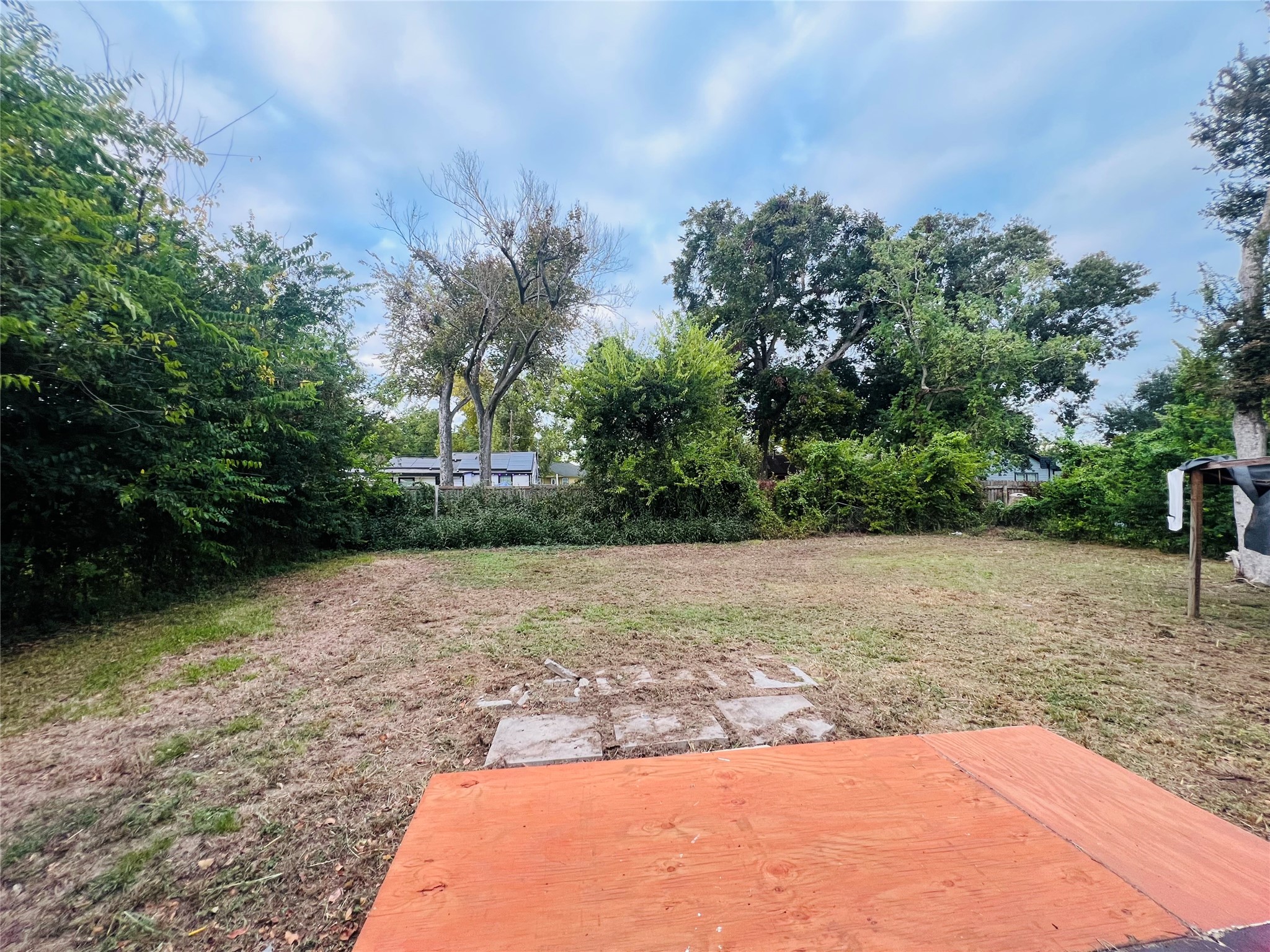 122 W Pecan Lane, Clute, TX 77531