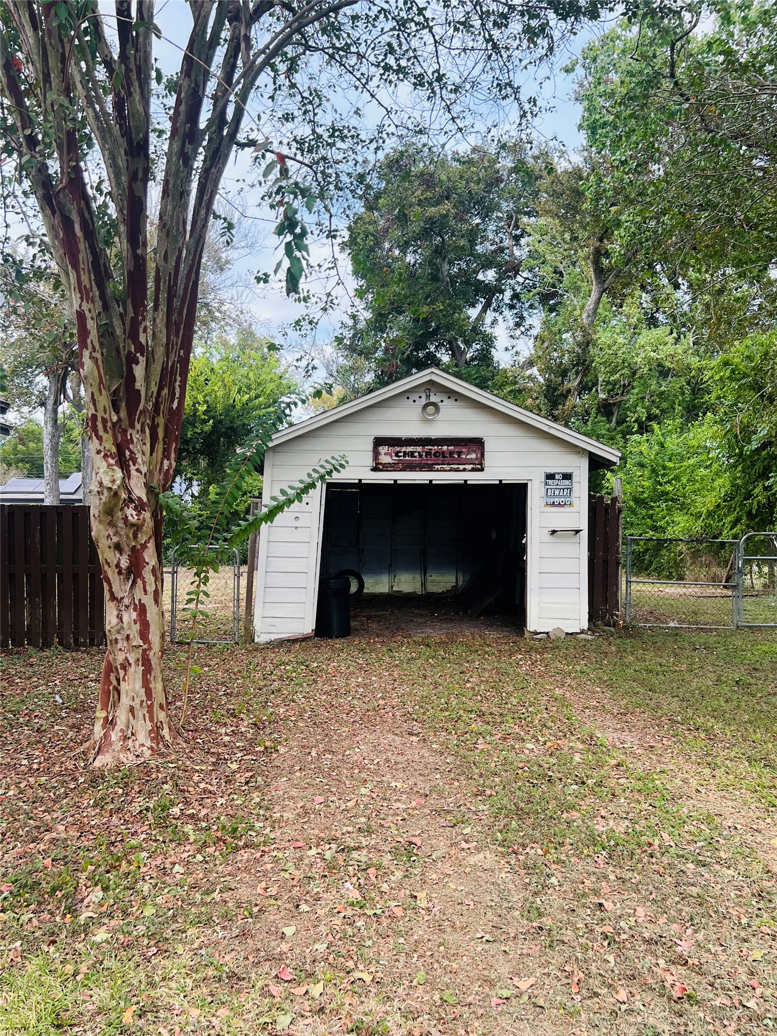 122 W Pecan Lane, Clute, TX 77531