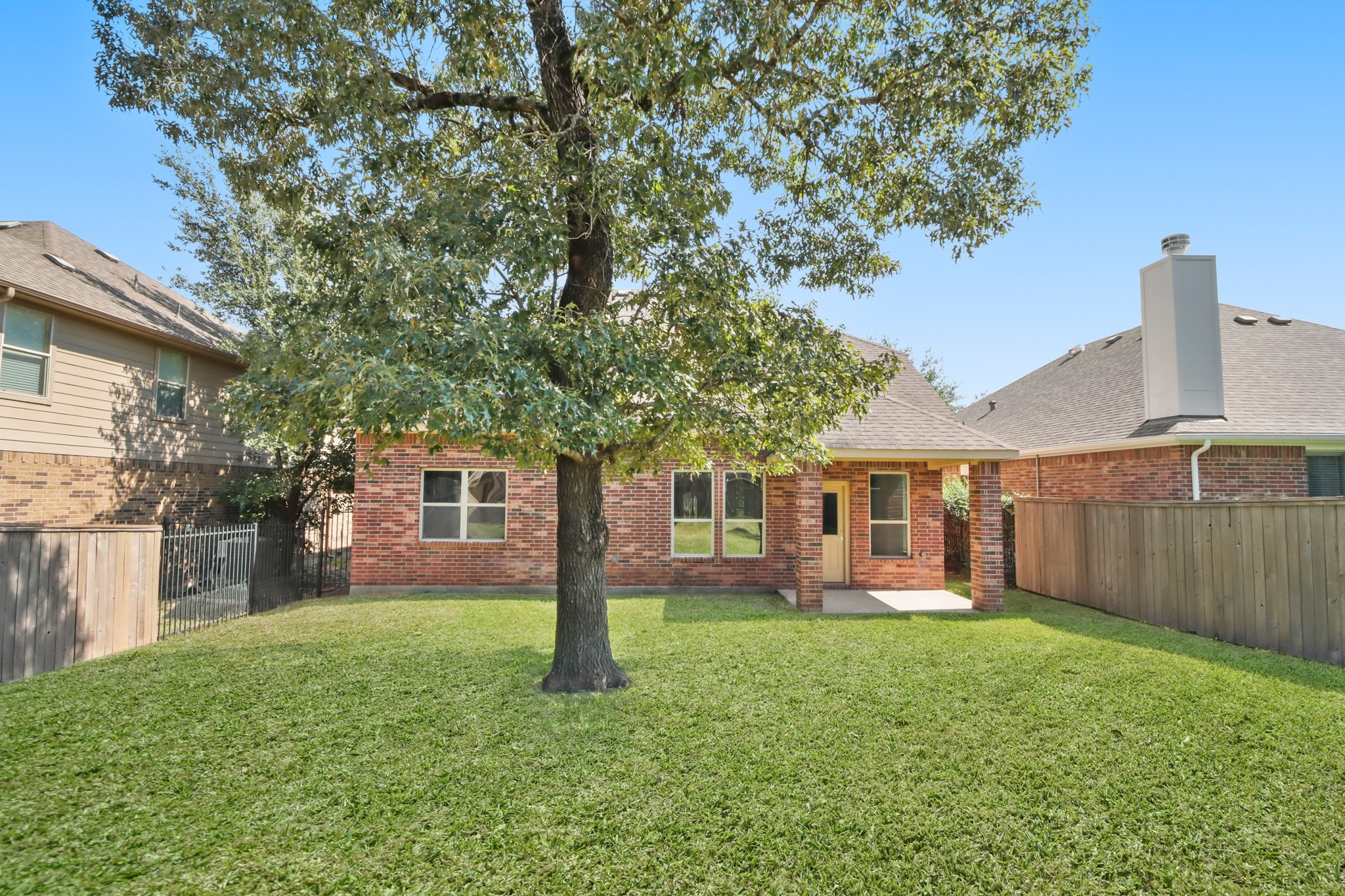 71 Black Swan Place, Magnolia, TX 77354