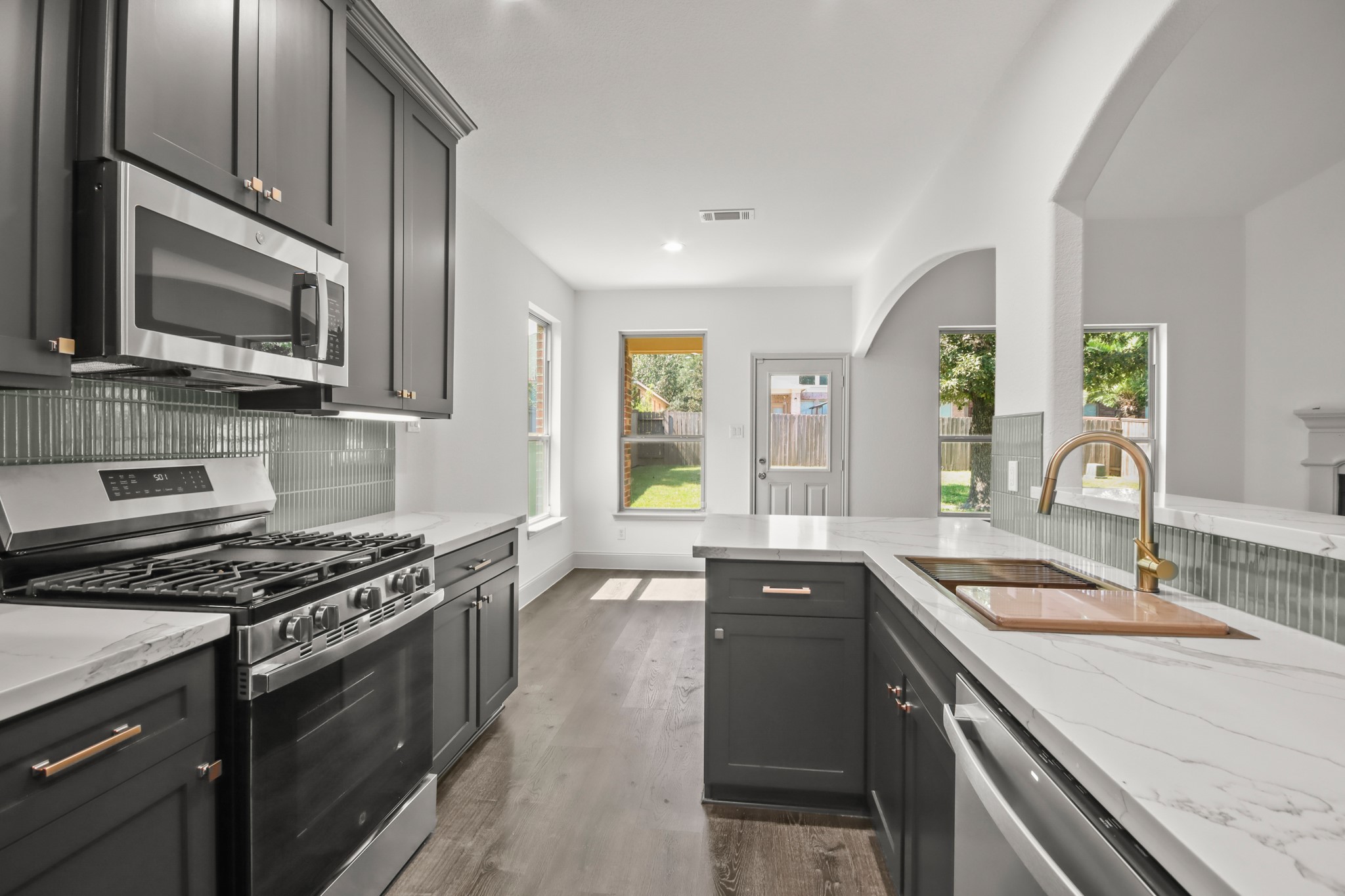 71 Black Swan Place, Magnolia, TX 77354
