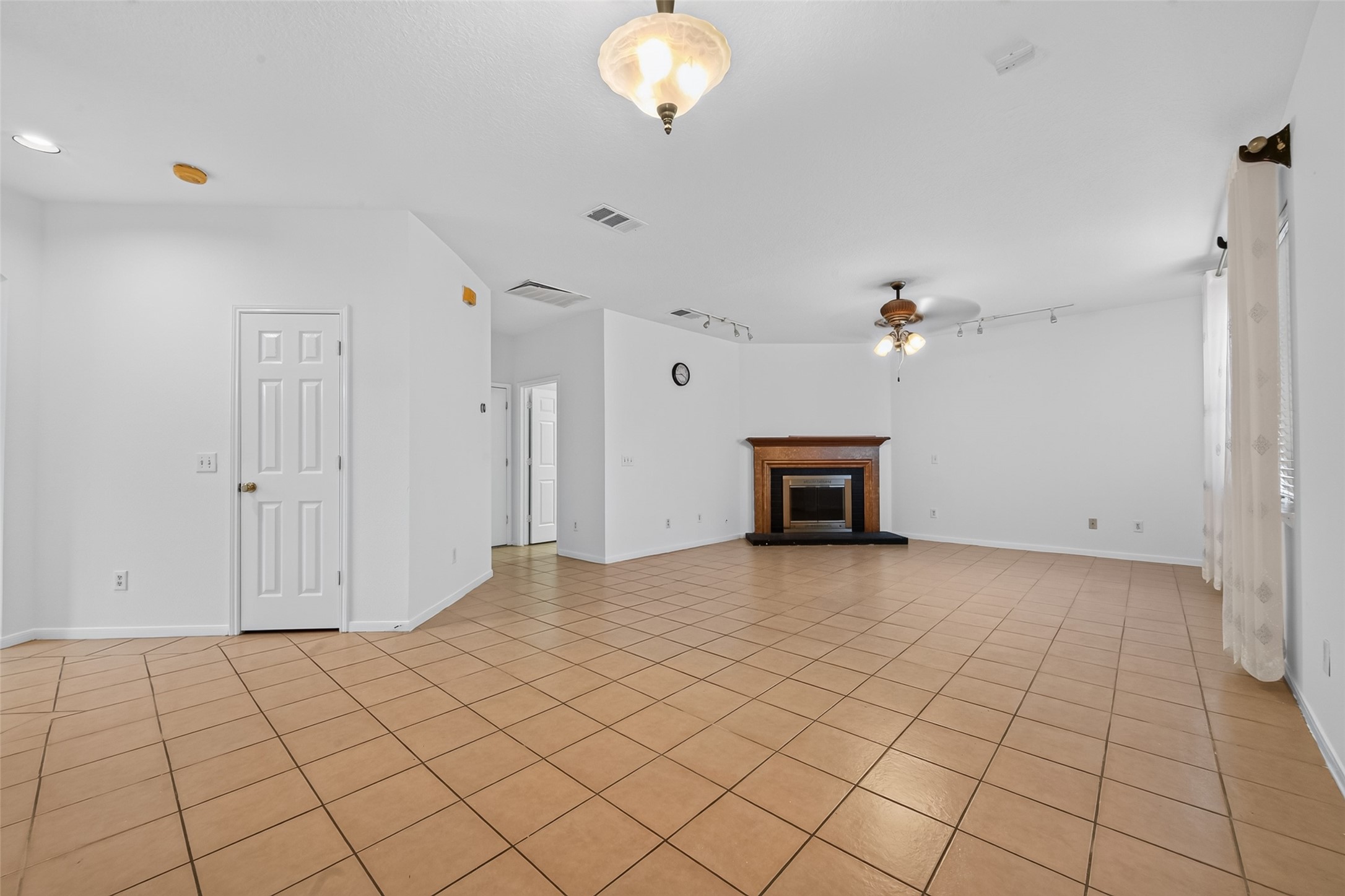 12214 Doe Meadow Drive, Stafford, TX 77477