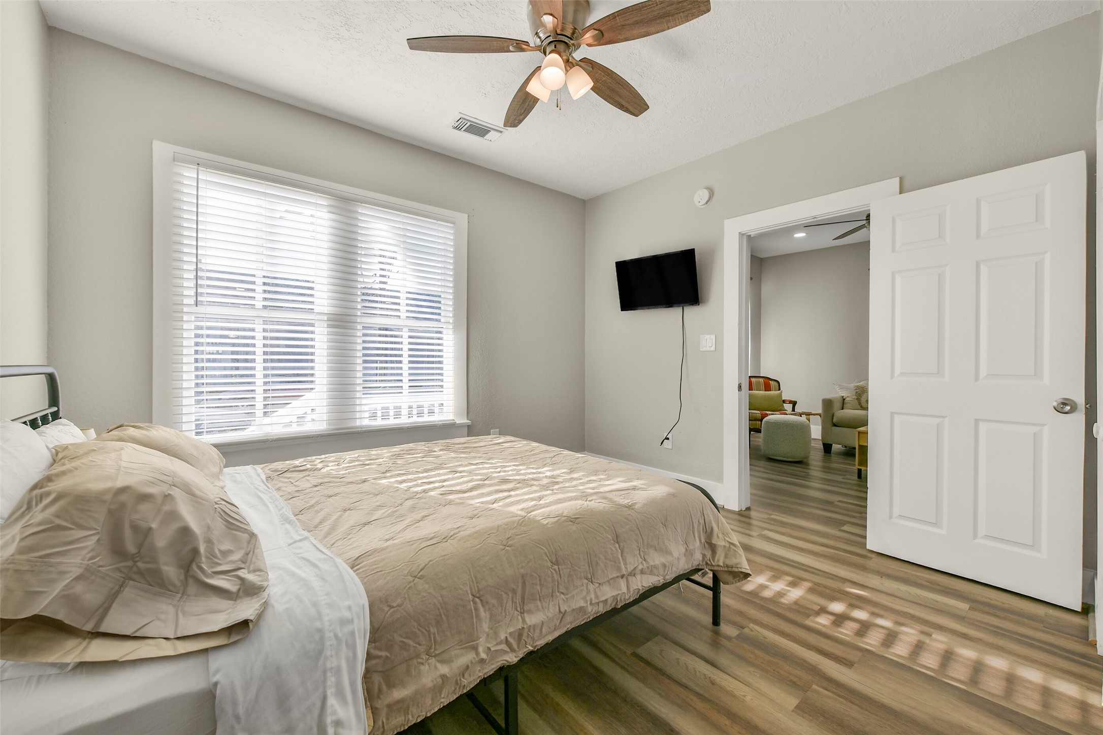 2414 44th Street, Galveston, TX 77550