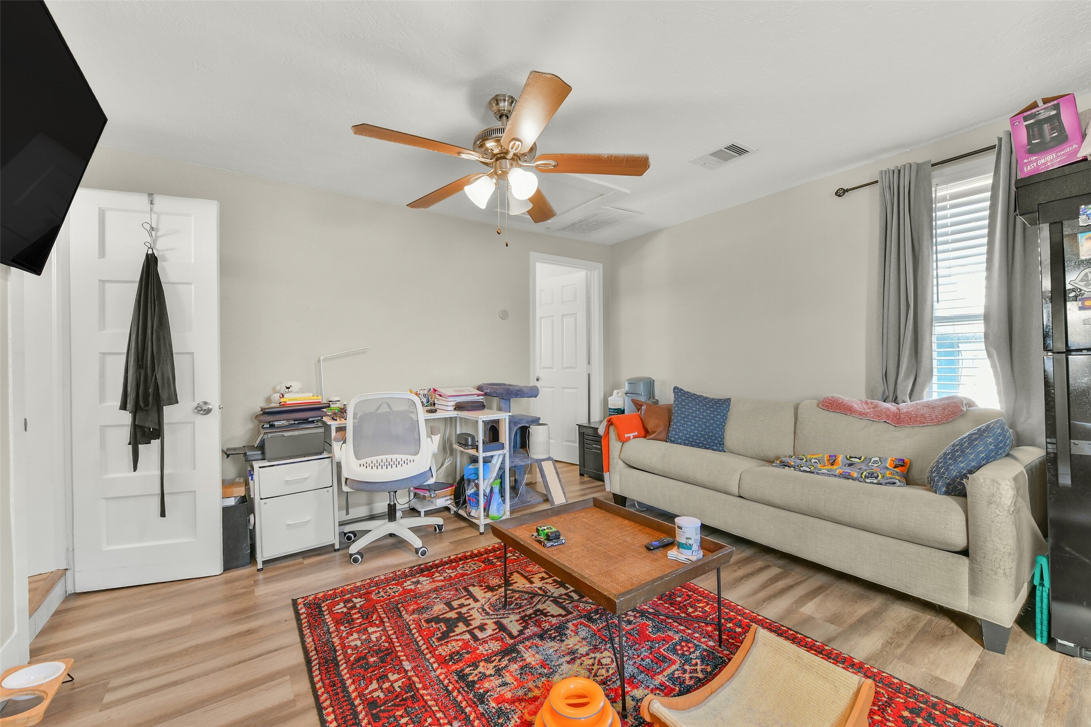 2nd floor living room
