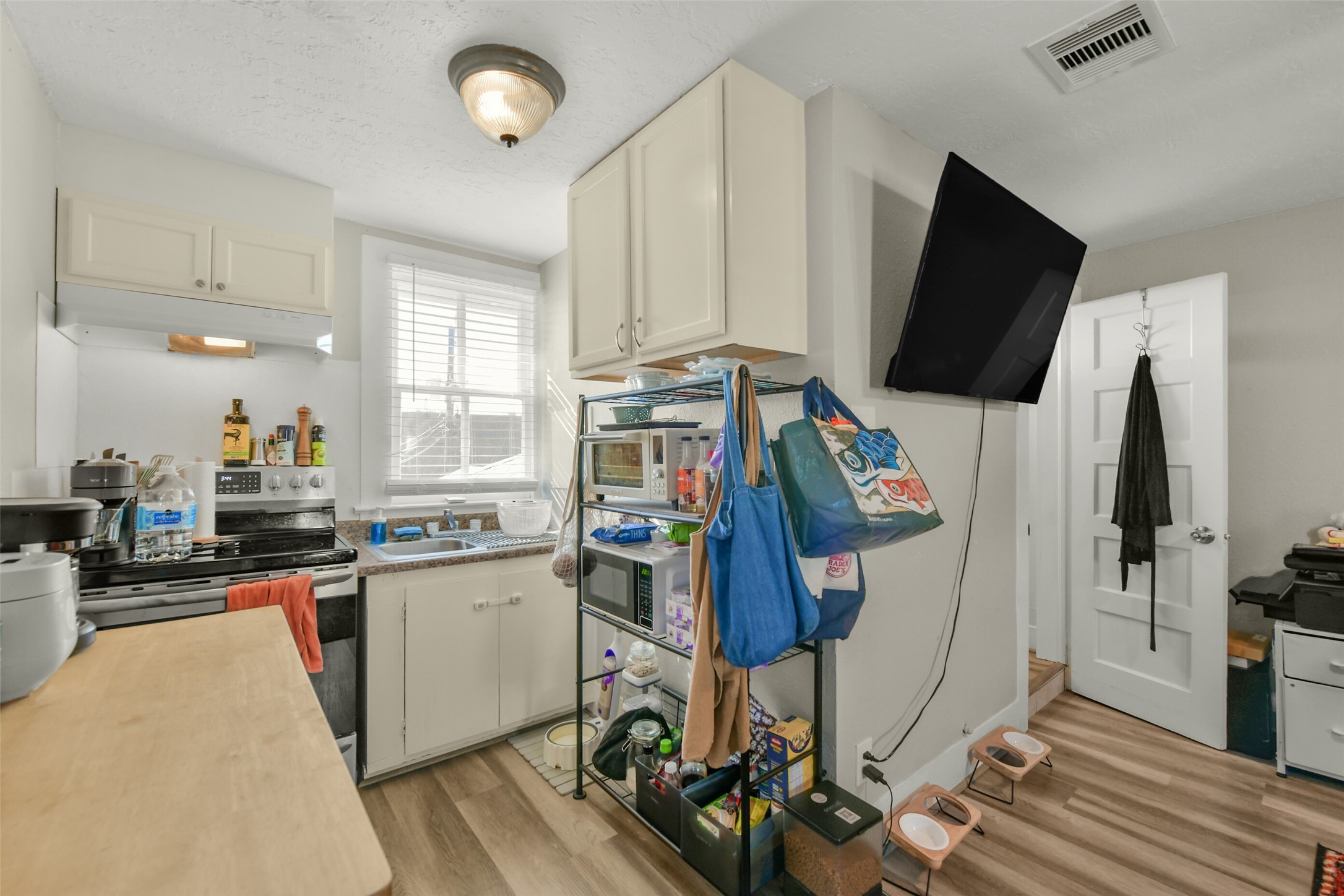 2nd floor kitchenette