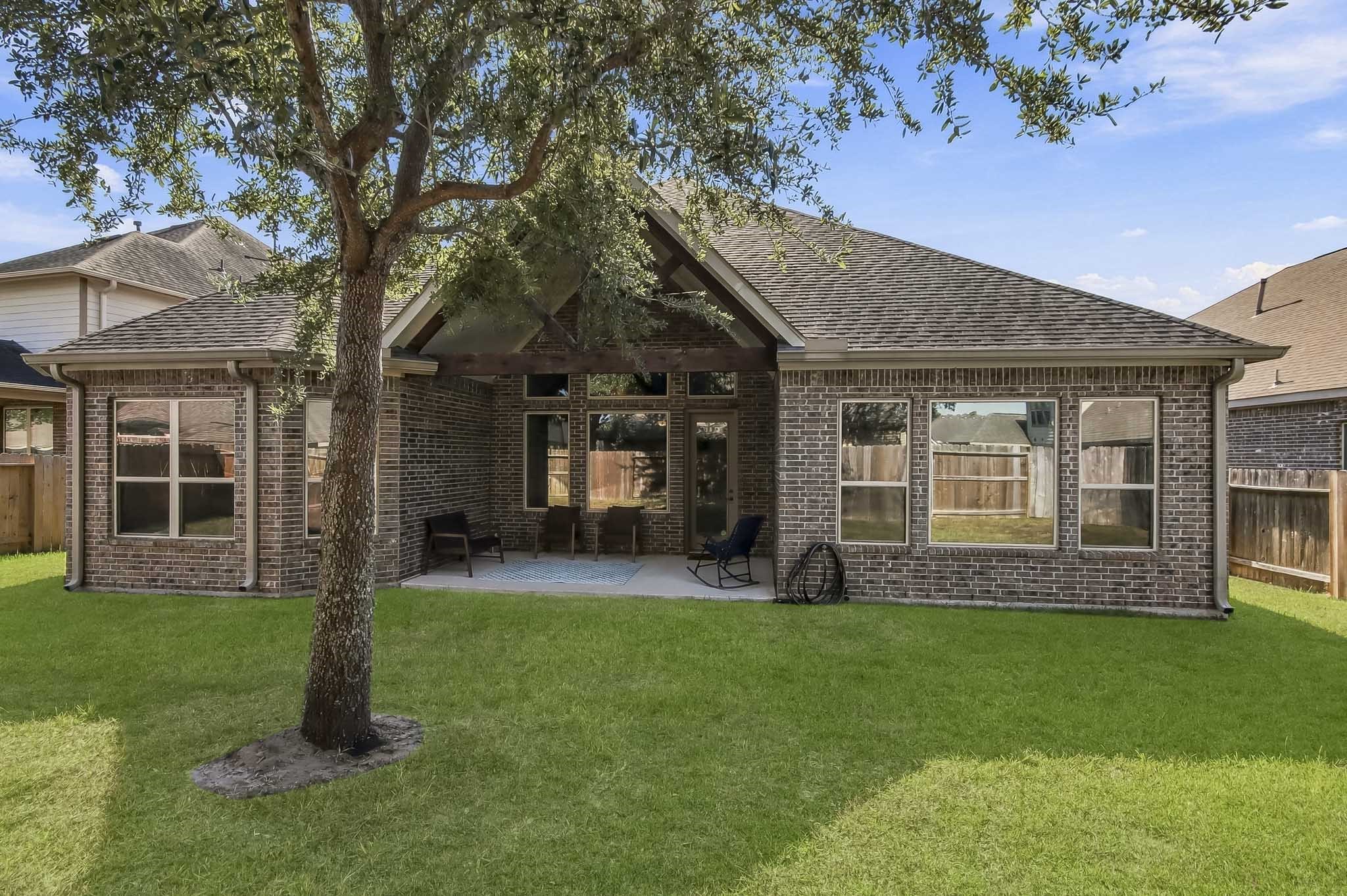 16818 Lake Limestone Lane, Houston, TX 77044