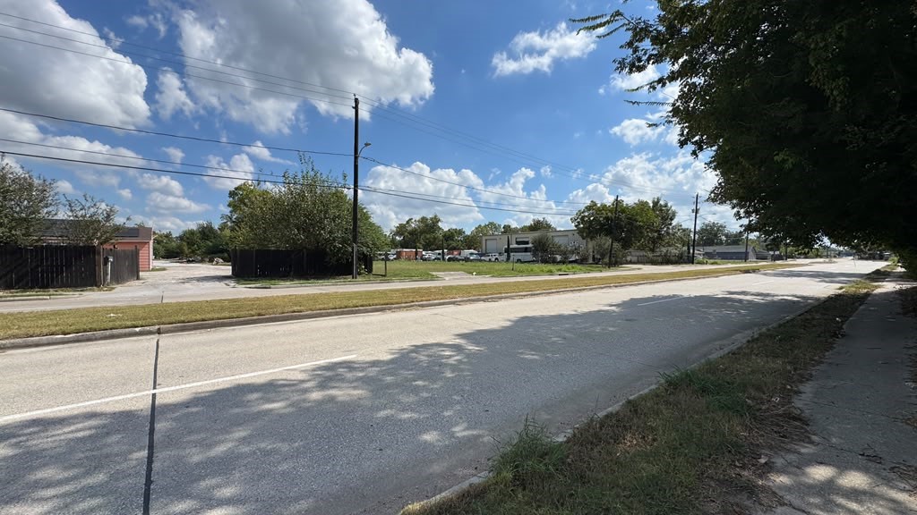 7607 Lockwood Drive, Houston, TX 77016