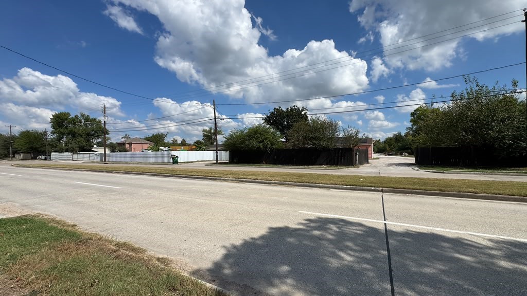 7607 Lockwood Drive, Houston, TX 77016