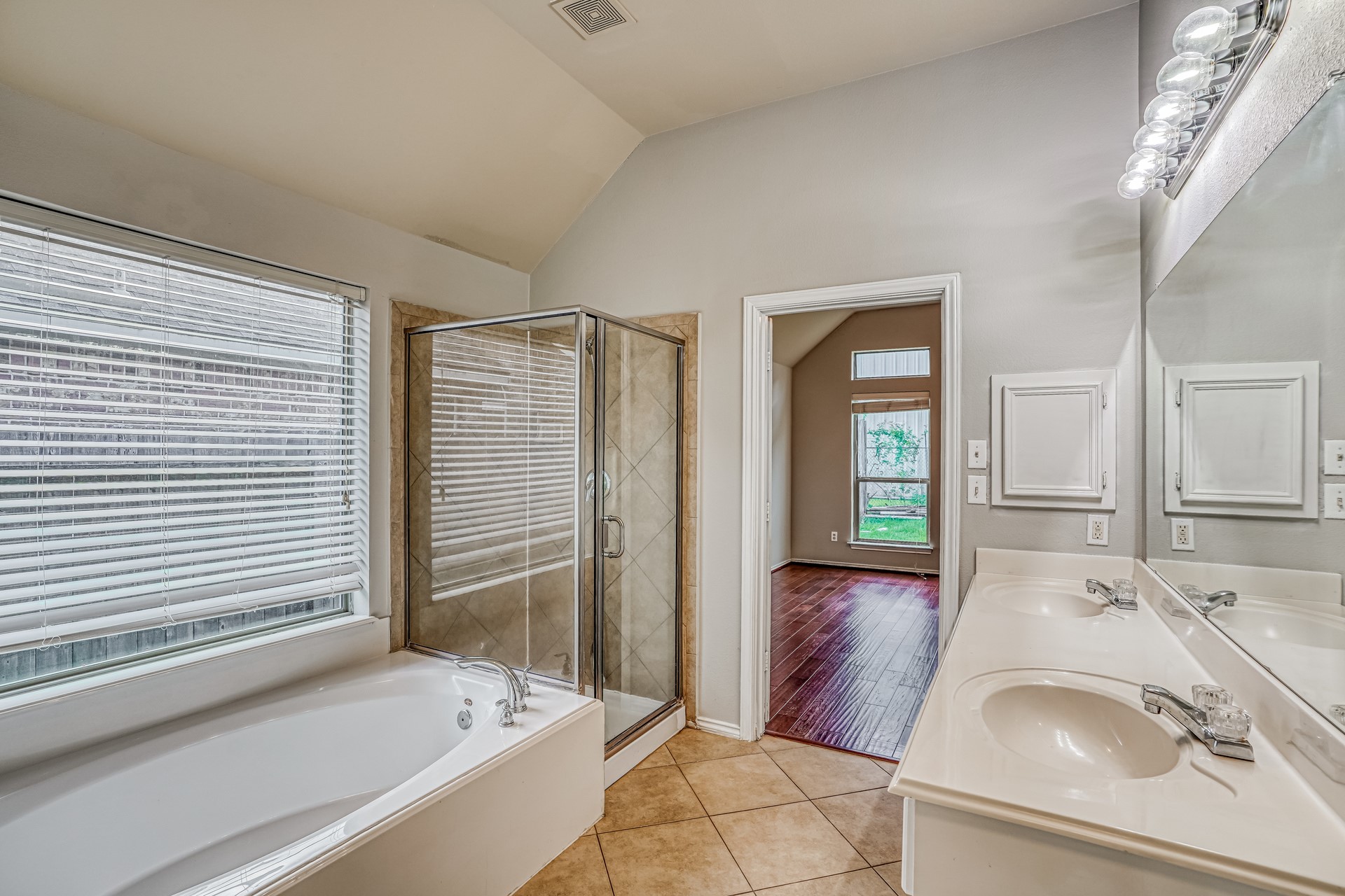 606 Red Oak Canyon Lane, La Marque, TX 77568