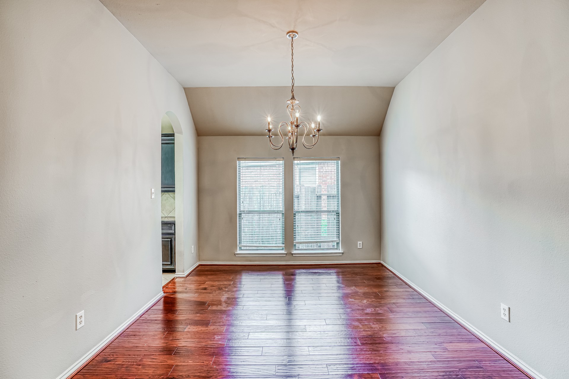 606 Red Oak Canyon Lane, La Marque, TX 77568