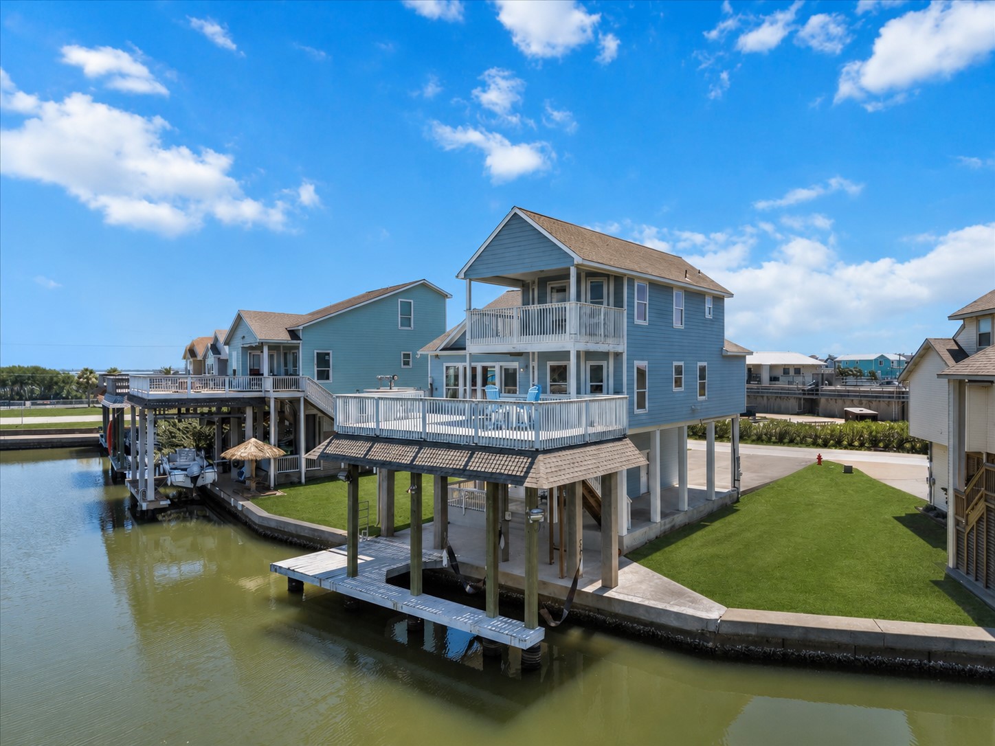 314 Windward Way, Tiki Island, TX 77554