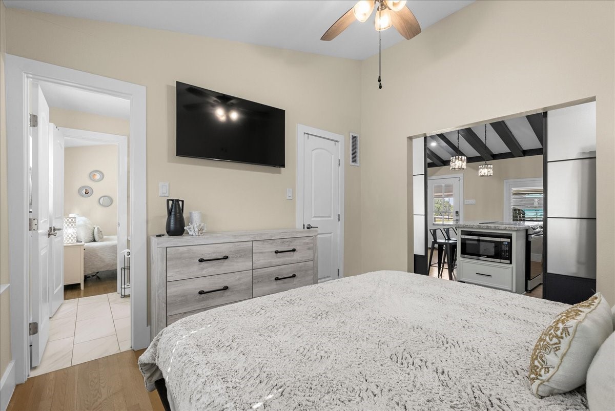 1005 Bryan Avenue, Seabrook, TX 77586