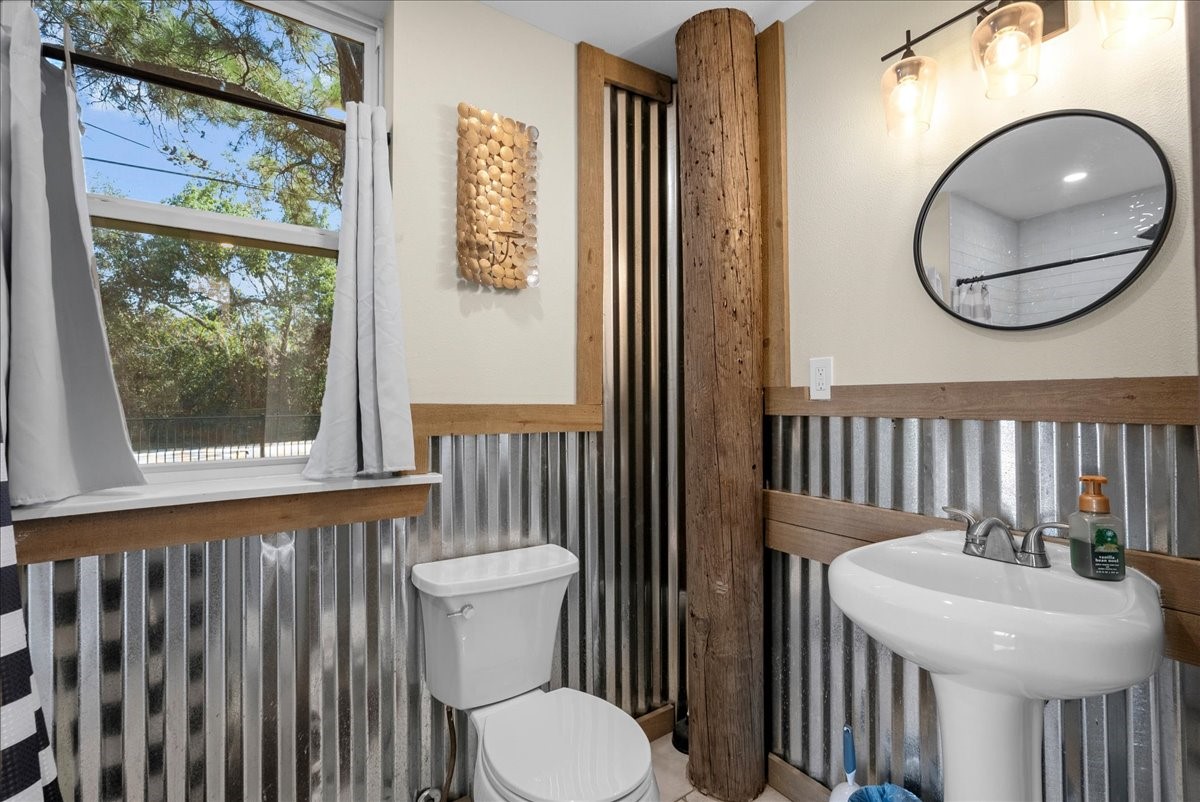 1005 Bryan Avenue, Seabrook, TX 77586