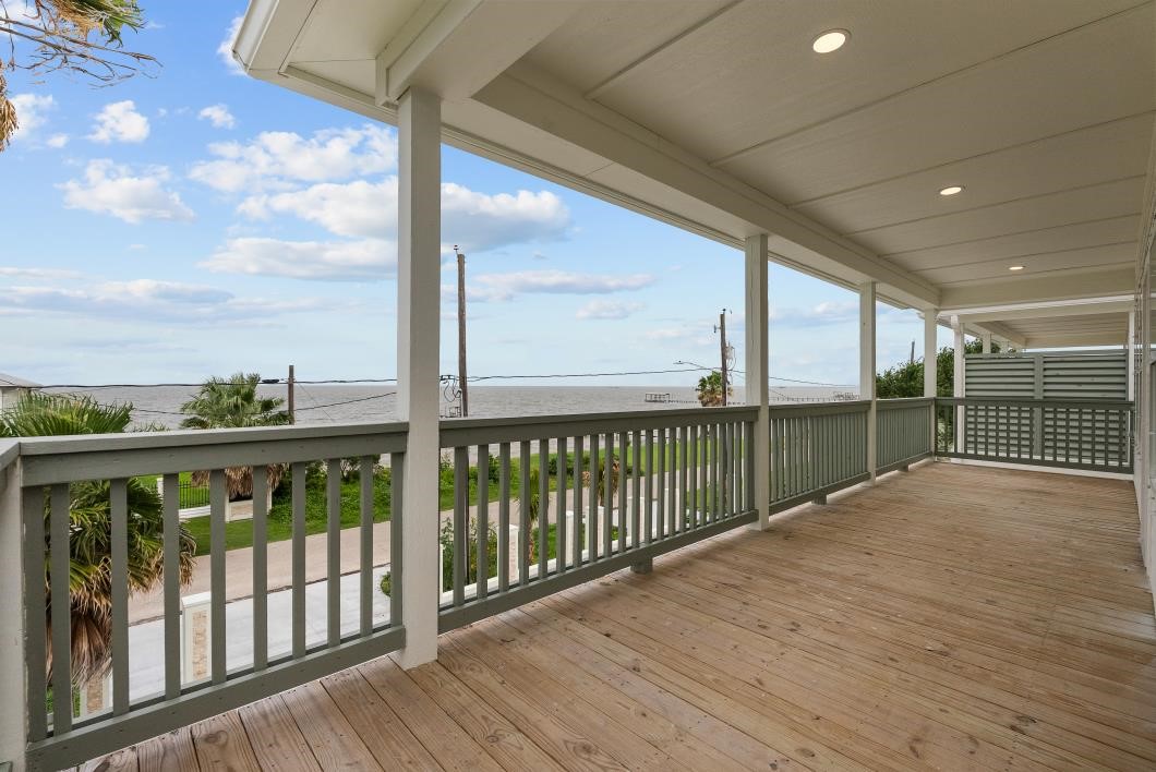 510 2nd street, San Leon, TX 77539
