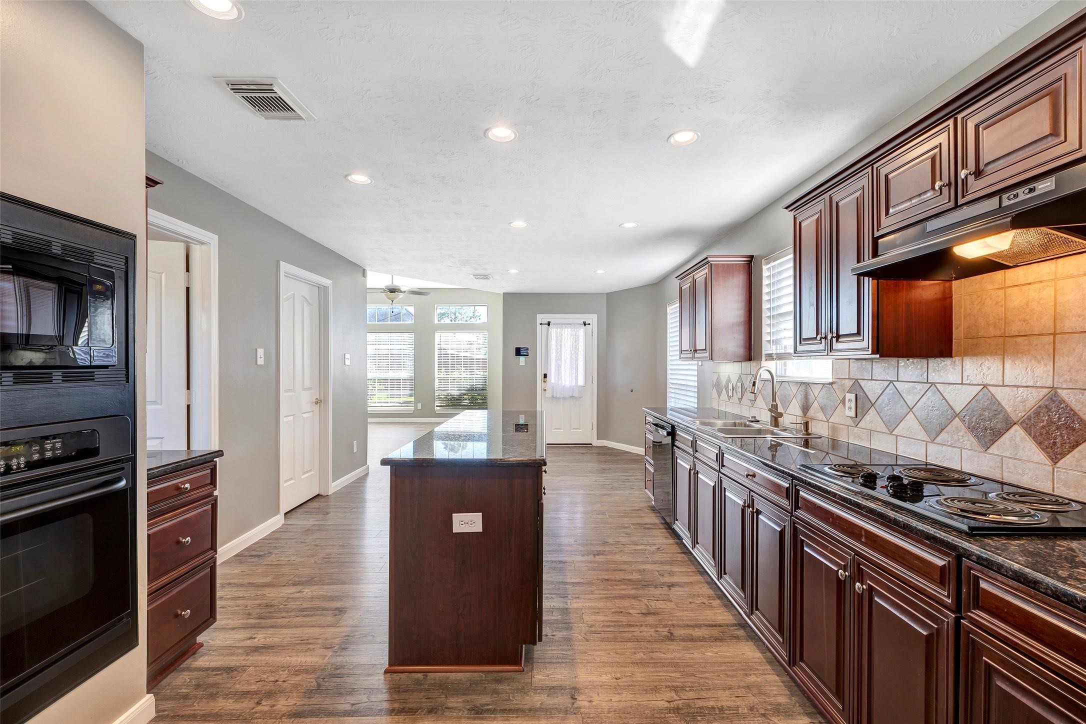 11514 Tara Place, Pearland, TX 77584
