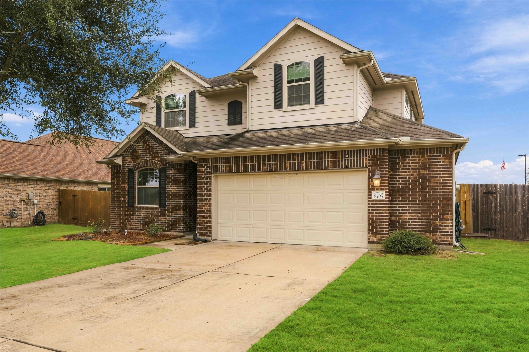 9707 Golden Cypress Drive, Rosharon, TX 77583