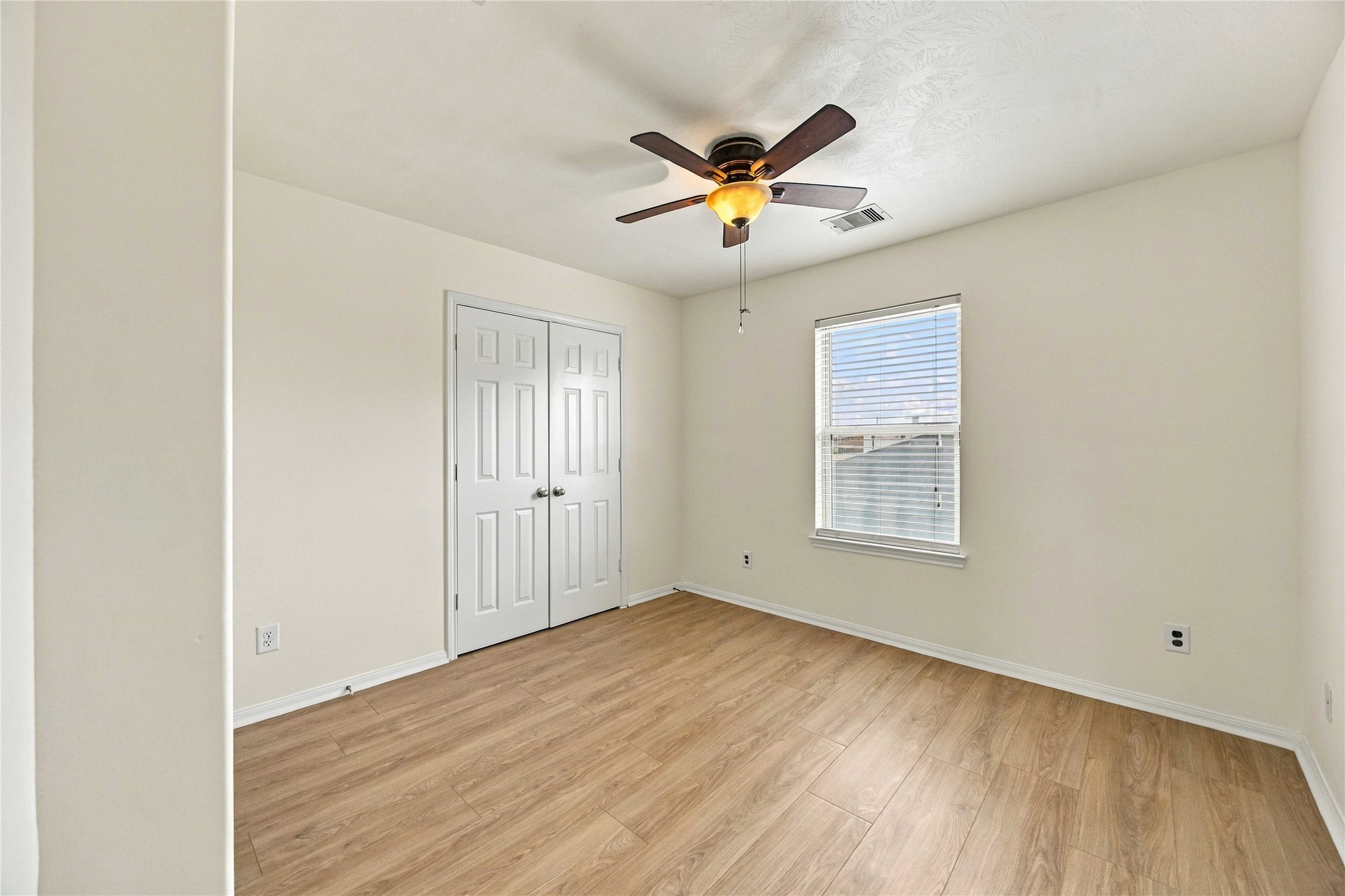 9707 Golden Cypress Drive, Rosharon, TX 77583