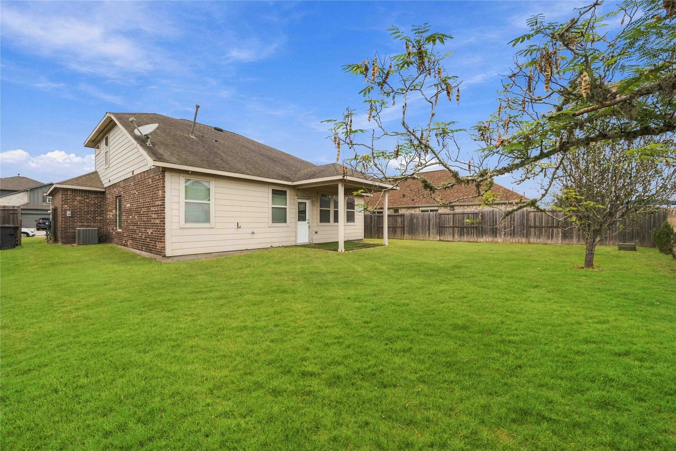 9707 Golden Cypress Drive, Rosharon, TX 77583