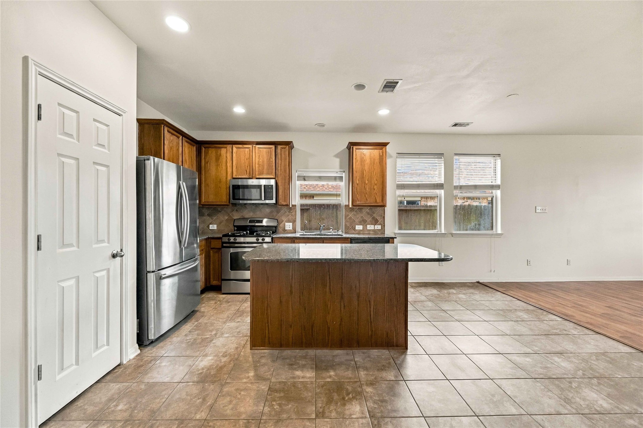 9707 Golden Cypress Drive, Rosharon, TX 77583