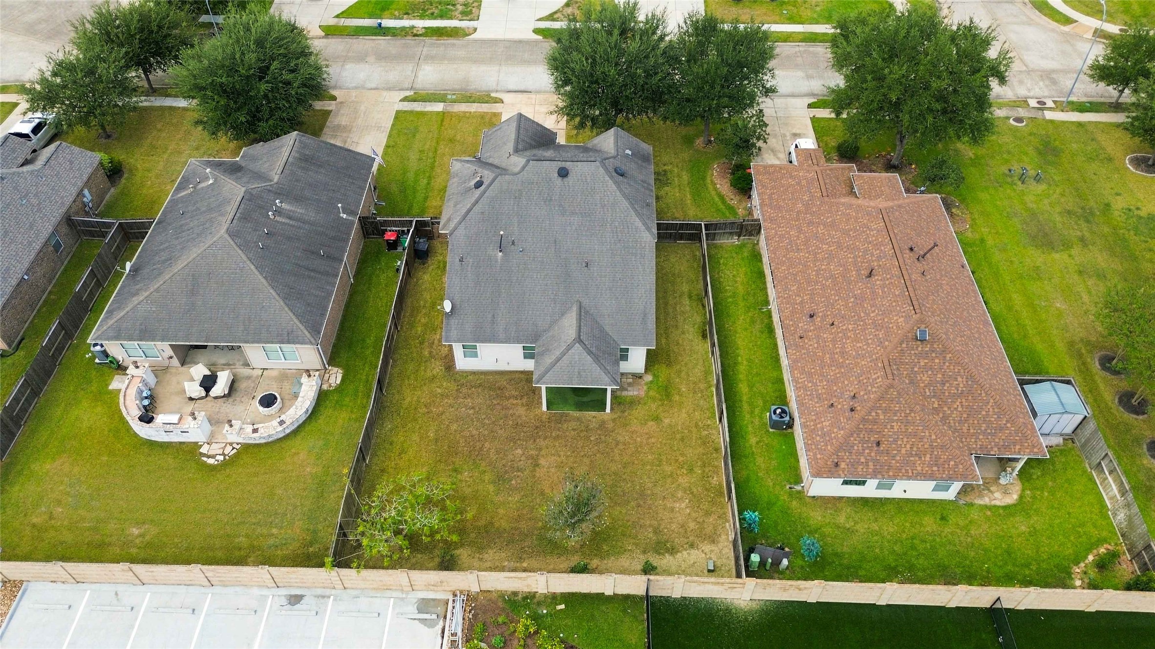 9707 Golden Cypress Drive, Rosharon, TX 77583