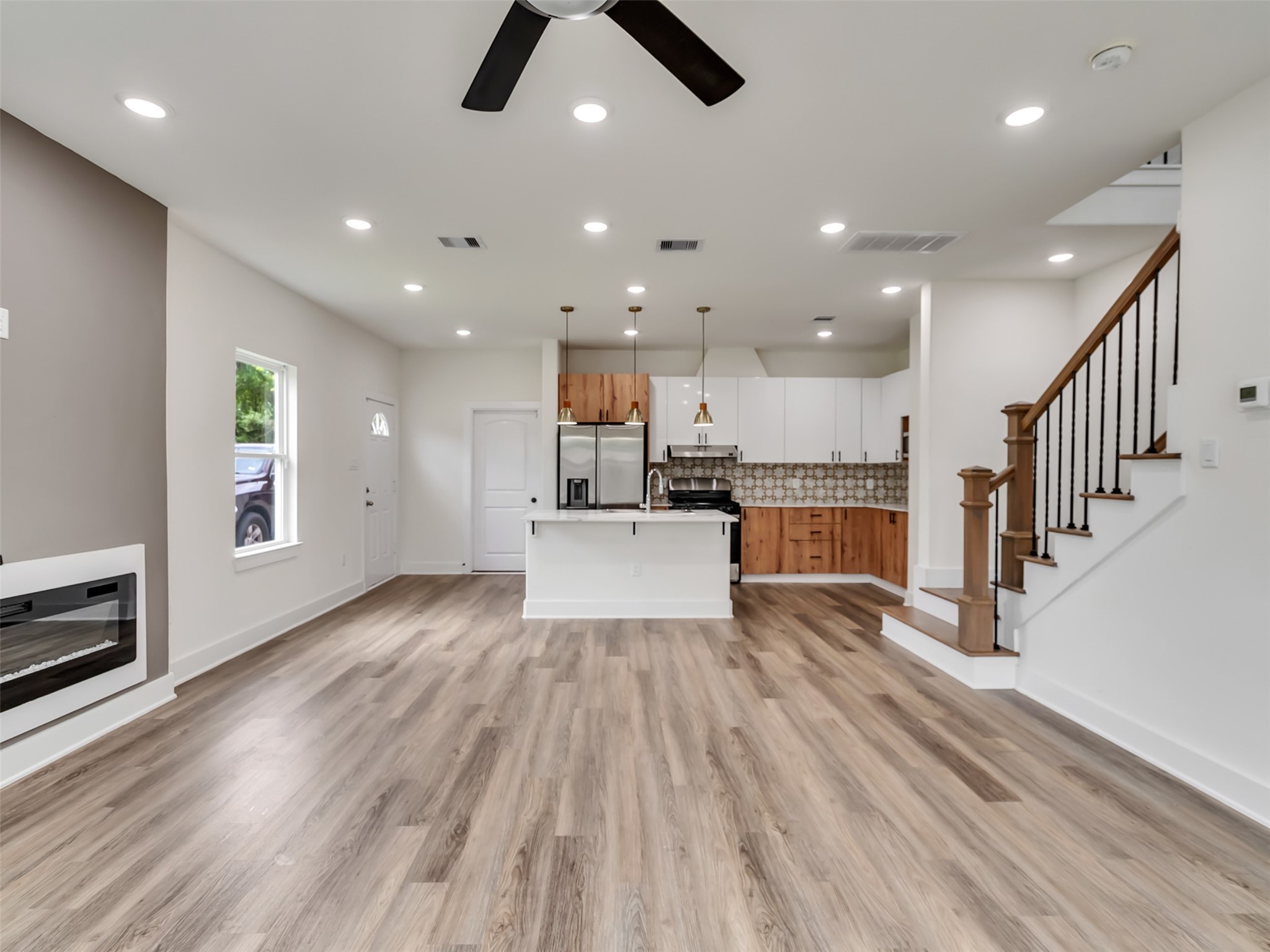 855 S Victory Drive, #C, Houston, TX 77088