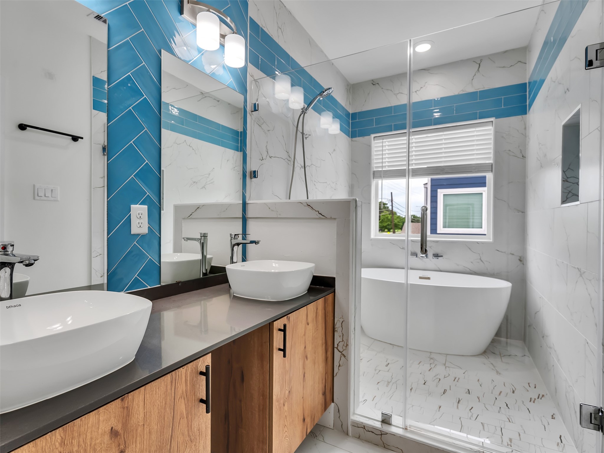 855 S Victory Drive, #C, Houston, TX 77088