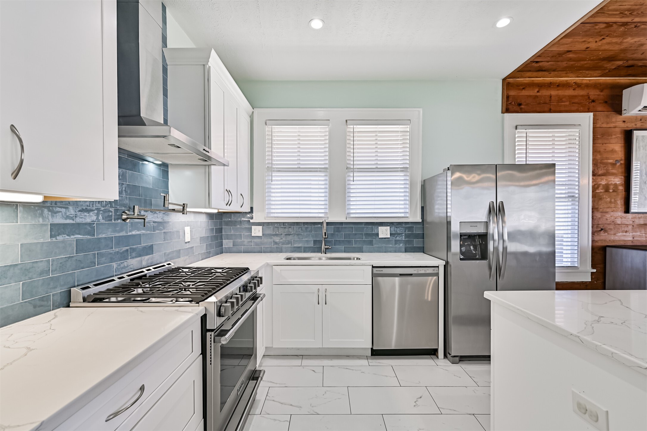 3519 Avenue R 1/2, Galveston, TX 77550