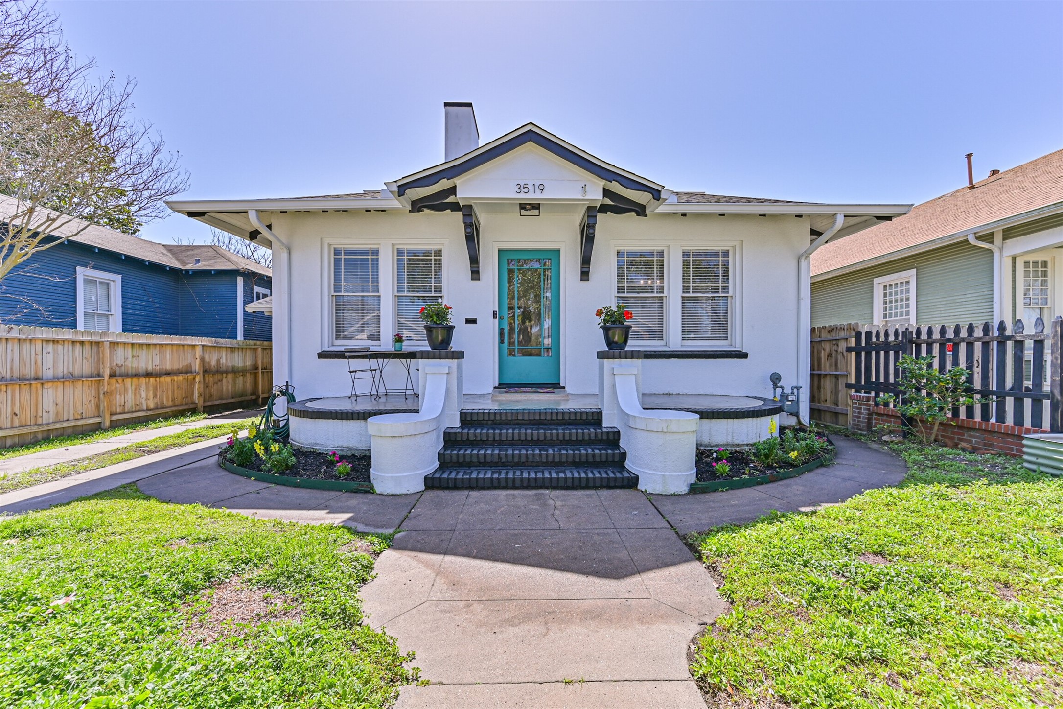 3519 Avenue R 1/2, Galveston, TX 77550 3519 Avenue R 1/2, Galveston, TX 77550