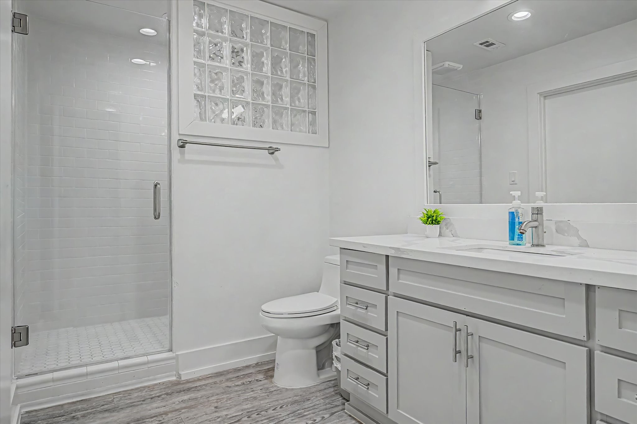 Master bathroom in Guest house
