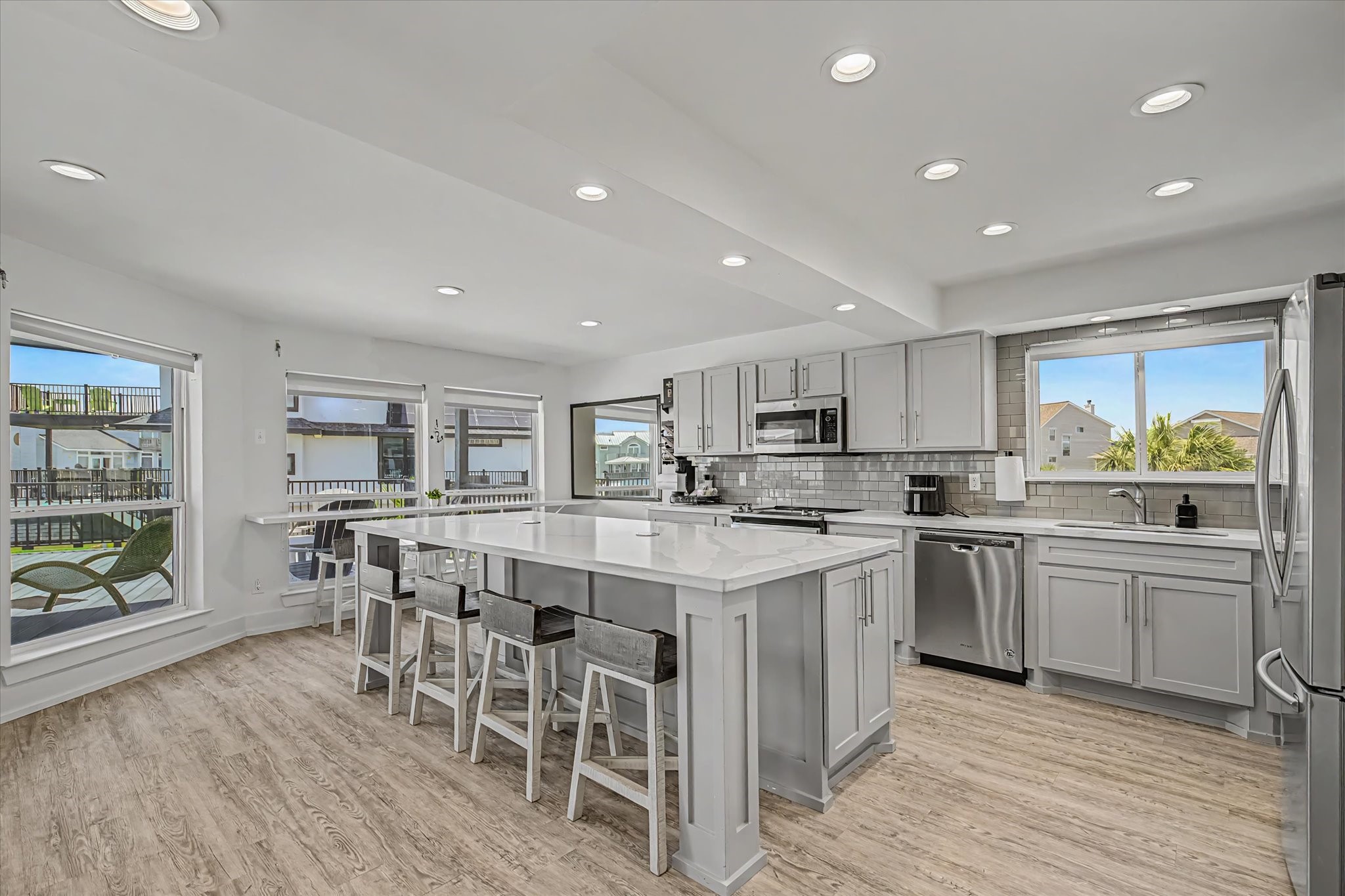 Kitchen island and bar in Guest house- facing sea view