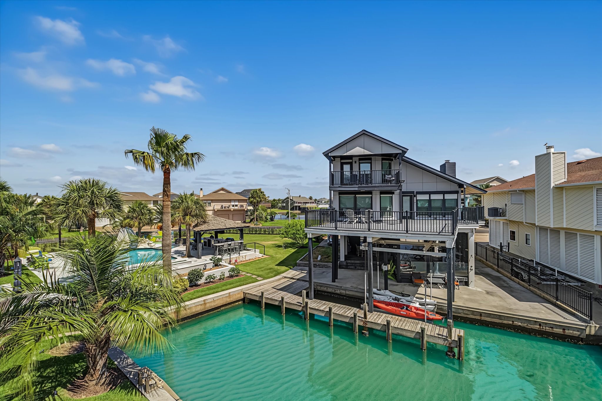 Guest house docking
