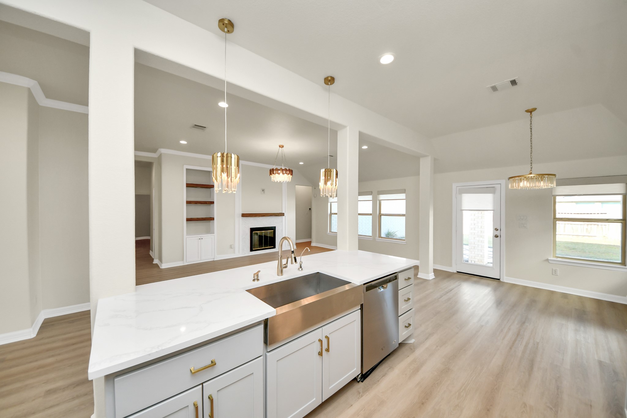 139 Round Lake Drive, Rosenberg, TX 77469