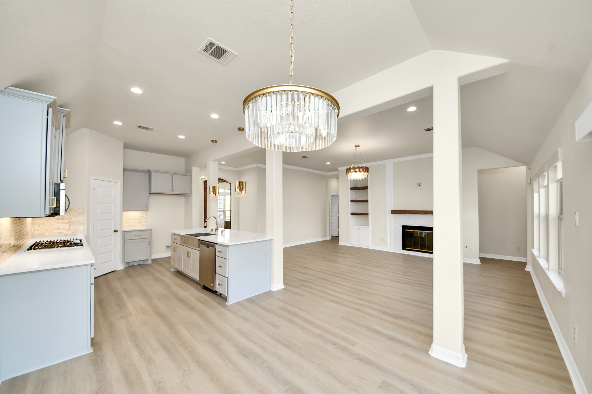 139 Round Lake Drive, Rosenberg, TX 77469