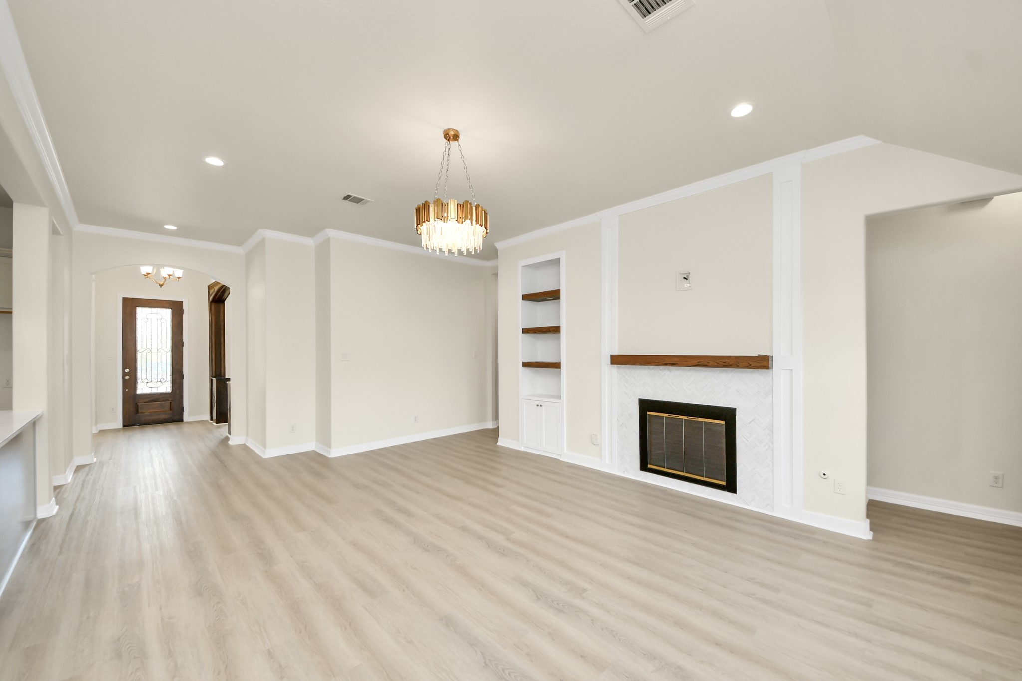 139 Round Lake Drive, Rosenberg, TX 77469