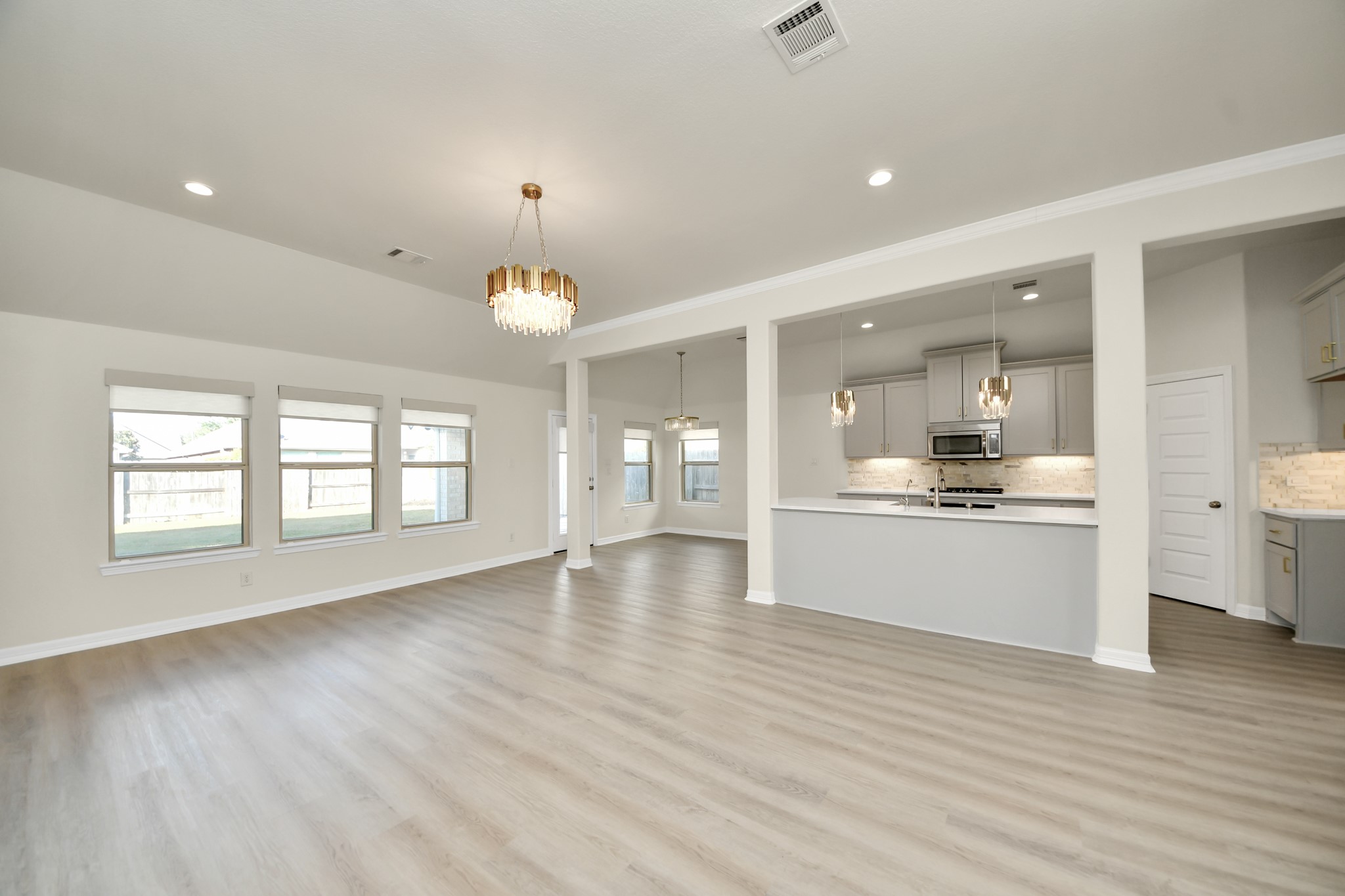 139 Round Lake Drive, Rosenberg, TX 77469