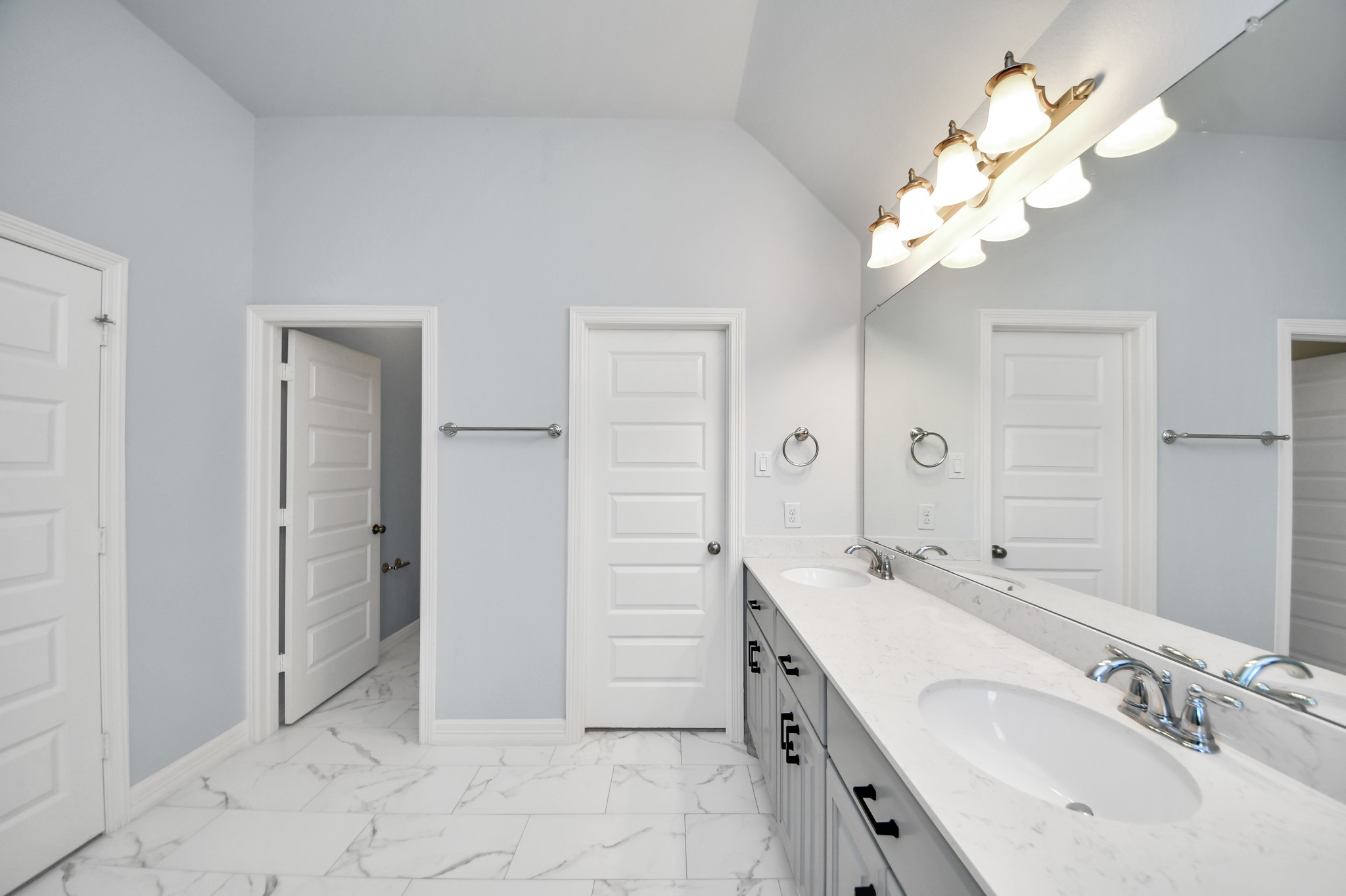 139 Round Lake Drive, Rosenberg, TX 77469