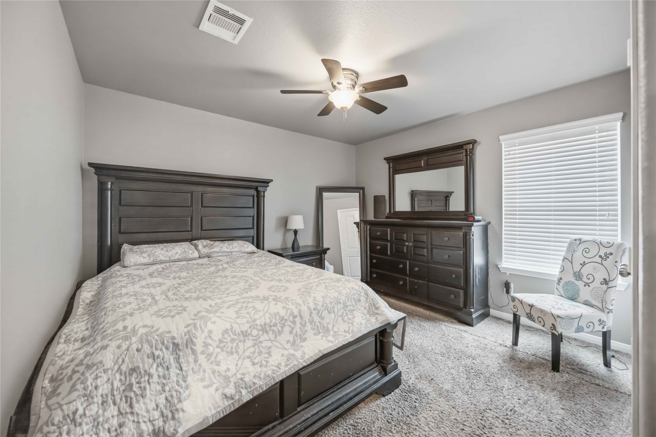 712 Rim Water Drive, Alvin, TX 77511
