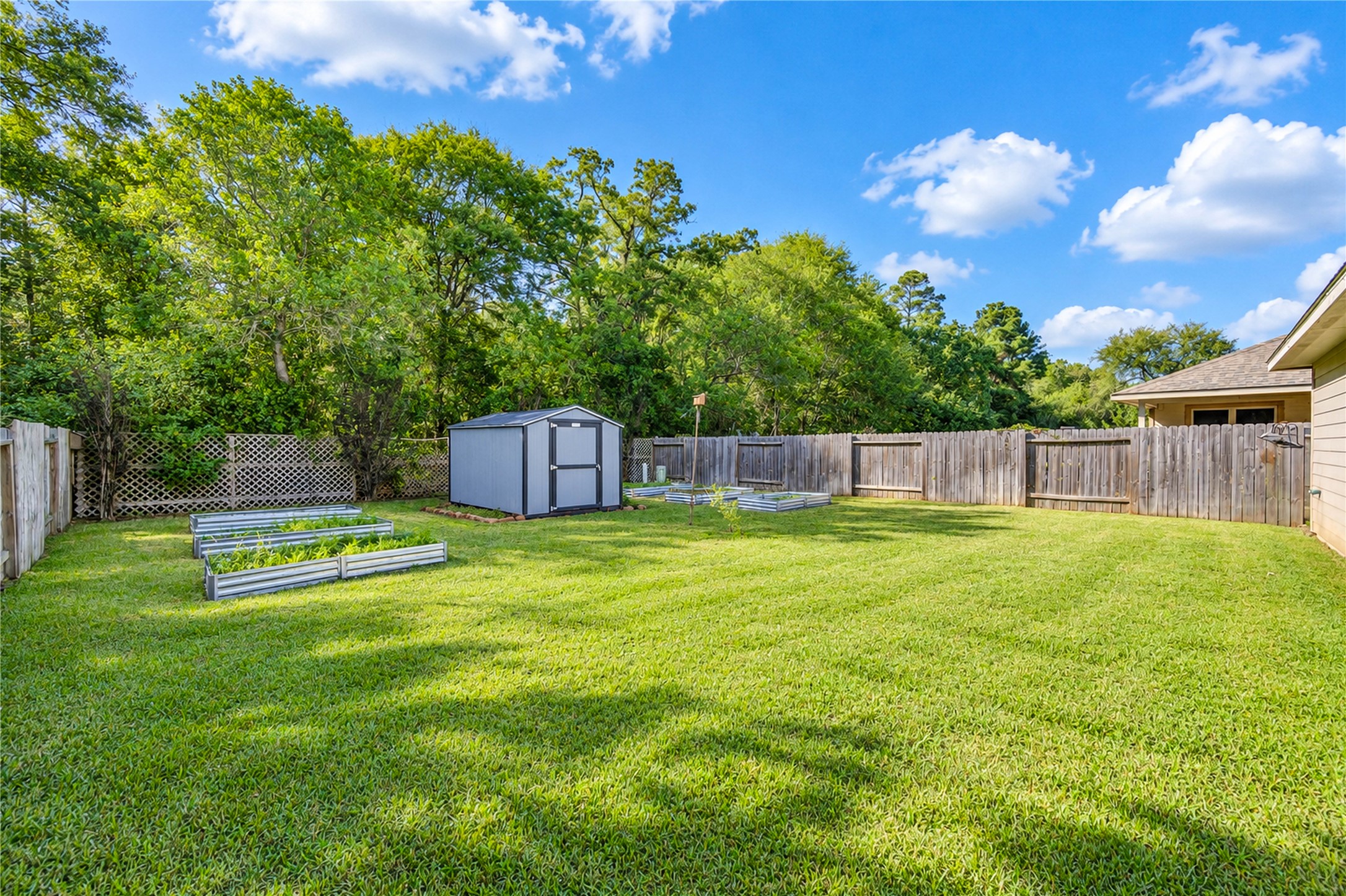 228 Country Crossing Circle, Magnolia, TX 77354