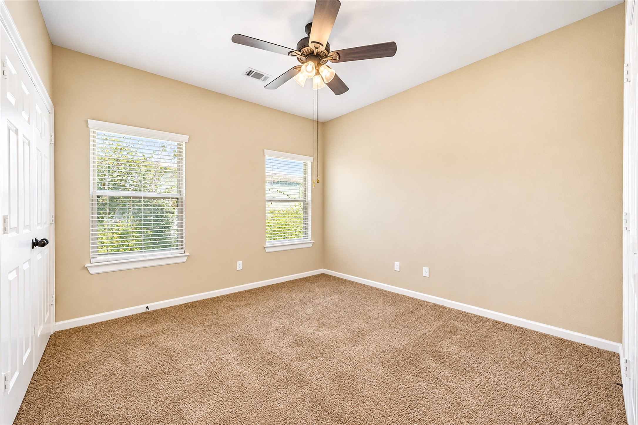 228 Country Crossing Circle, Magnolia, TX 77354