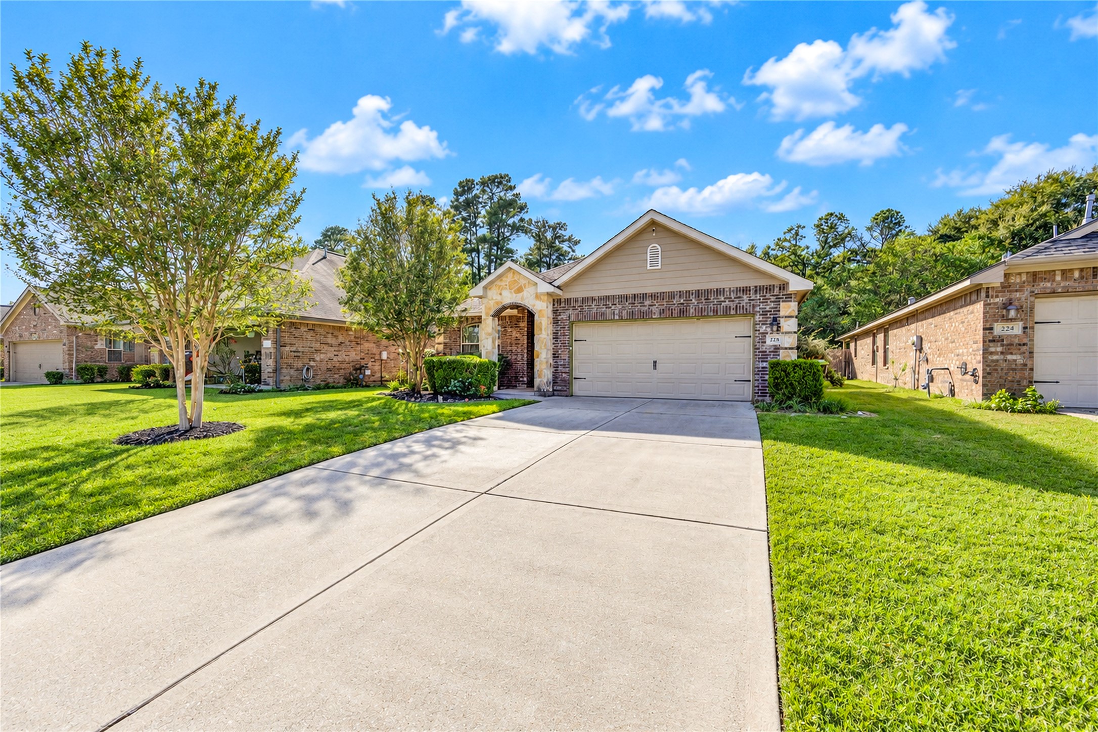 228 Country Crossing Circle, Magnolia, TX 77354 228 Country Crossing Circle, Magnolia, TX 77354