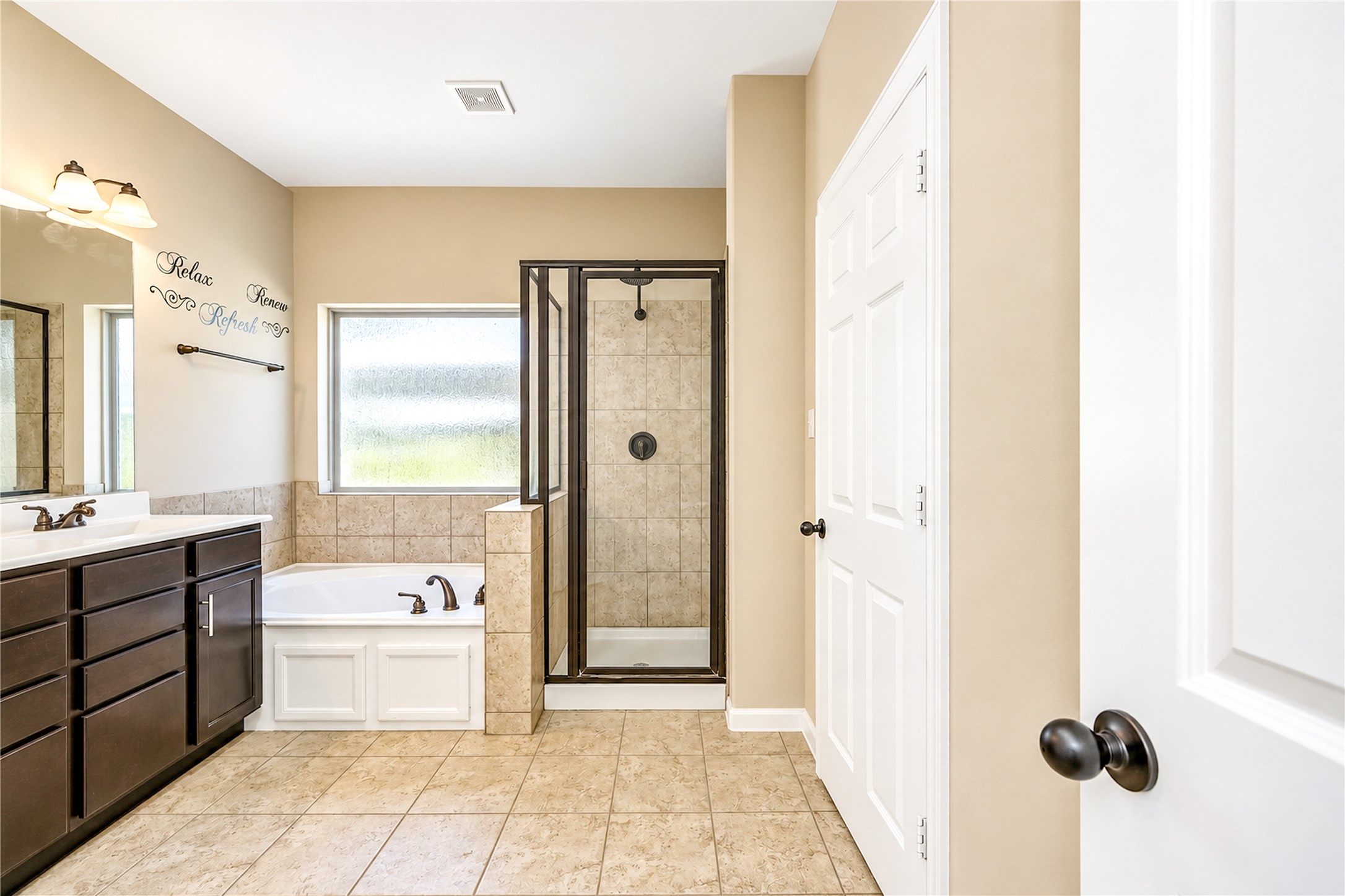 228 Country Crossing Circle, Magnolia, TX 77354