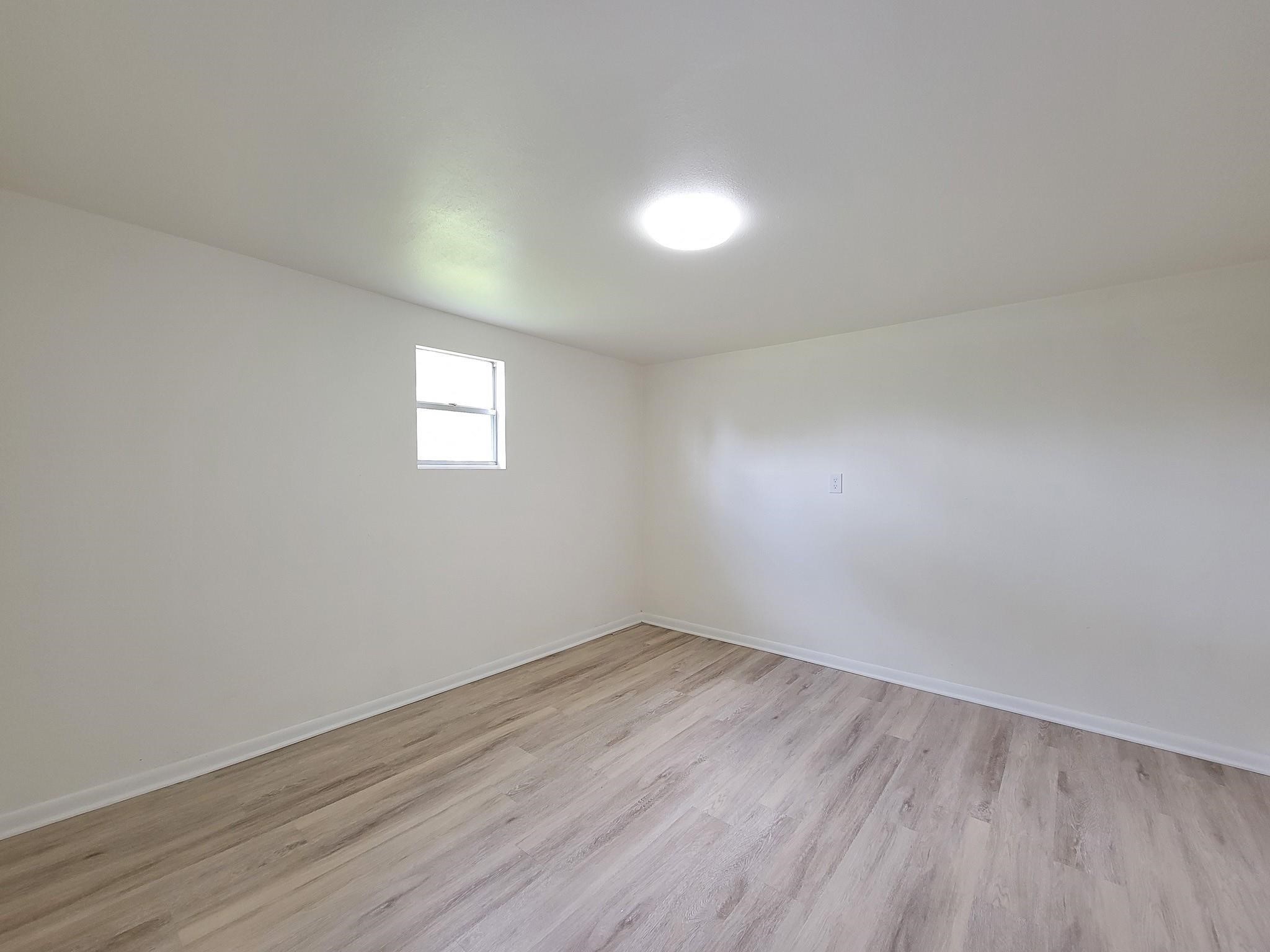 725 Cahill Road, Angleton, TX 77515