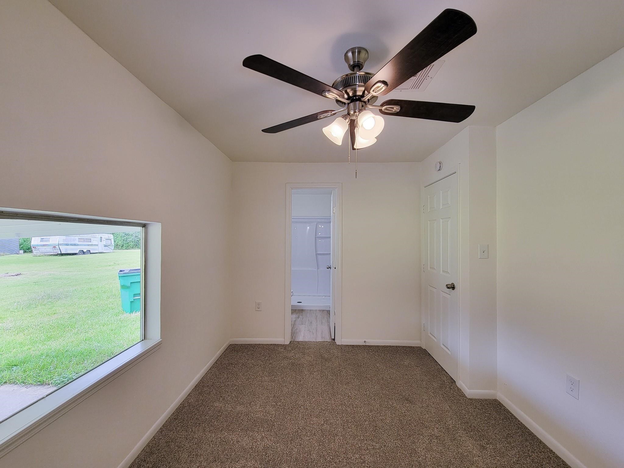 725 Cahill Road, Angleton, TX 77515