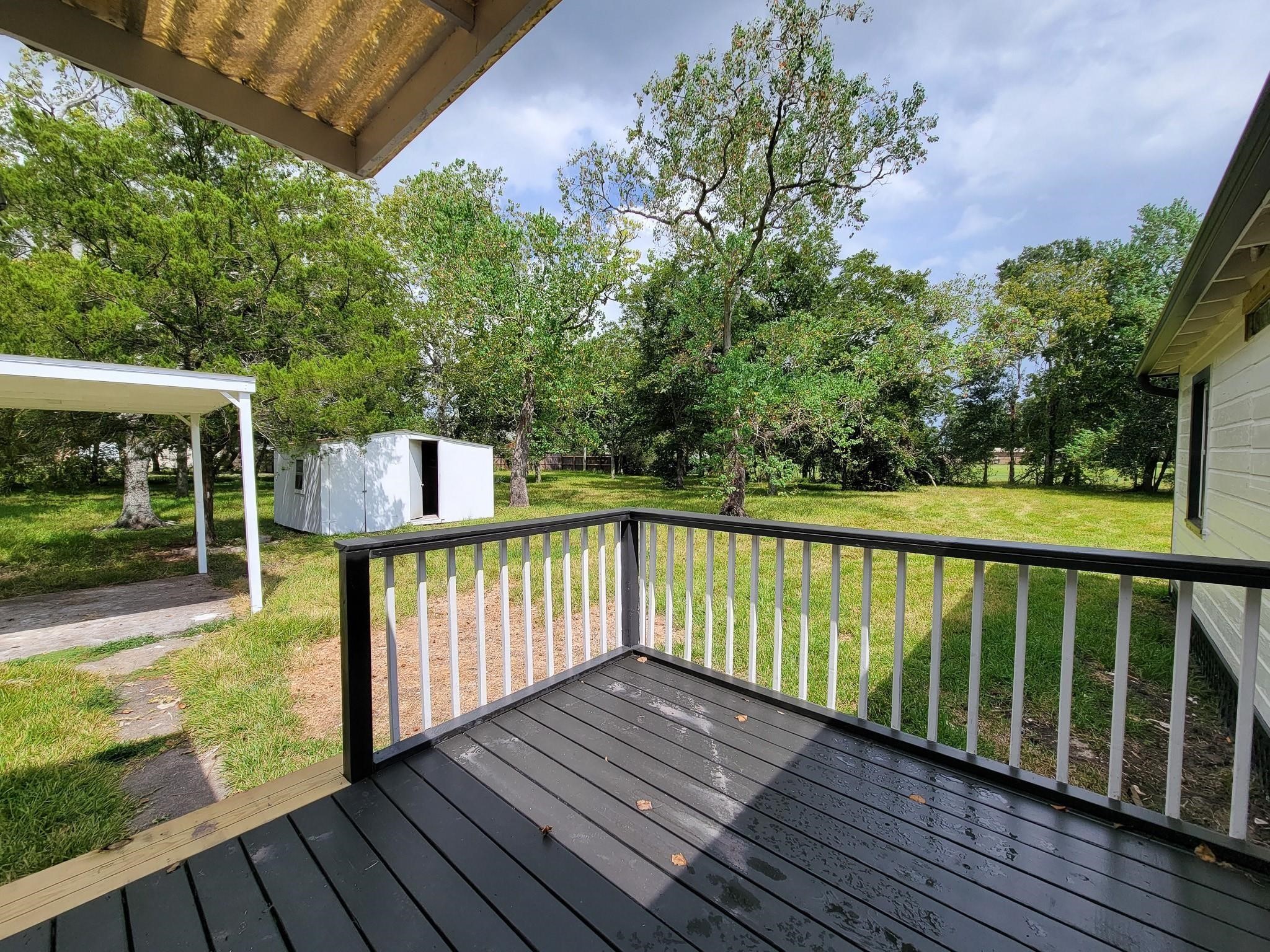 725 Cahill Road, Angleton, TX 77515