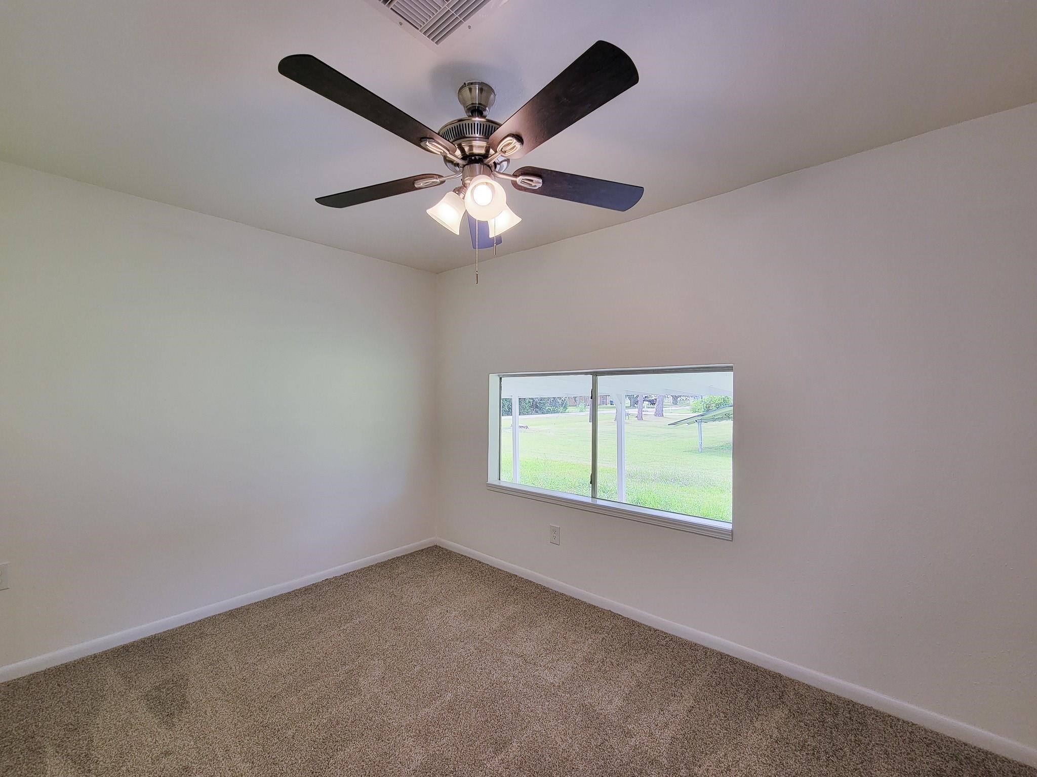 725 Cahill Road, Angleton, TX 77515