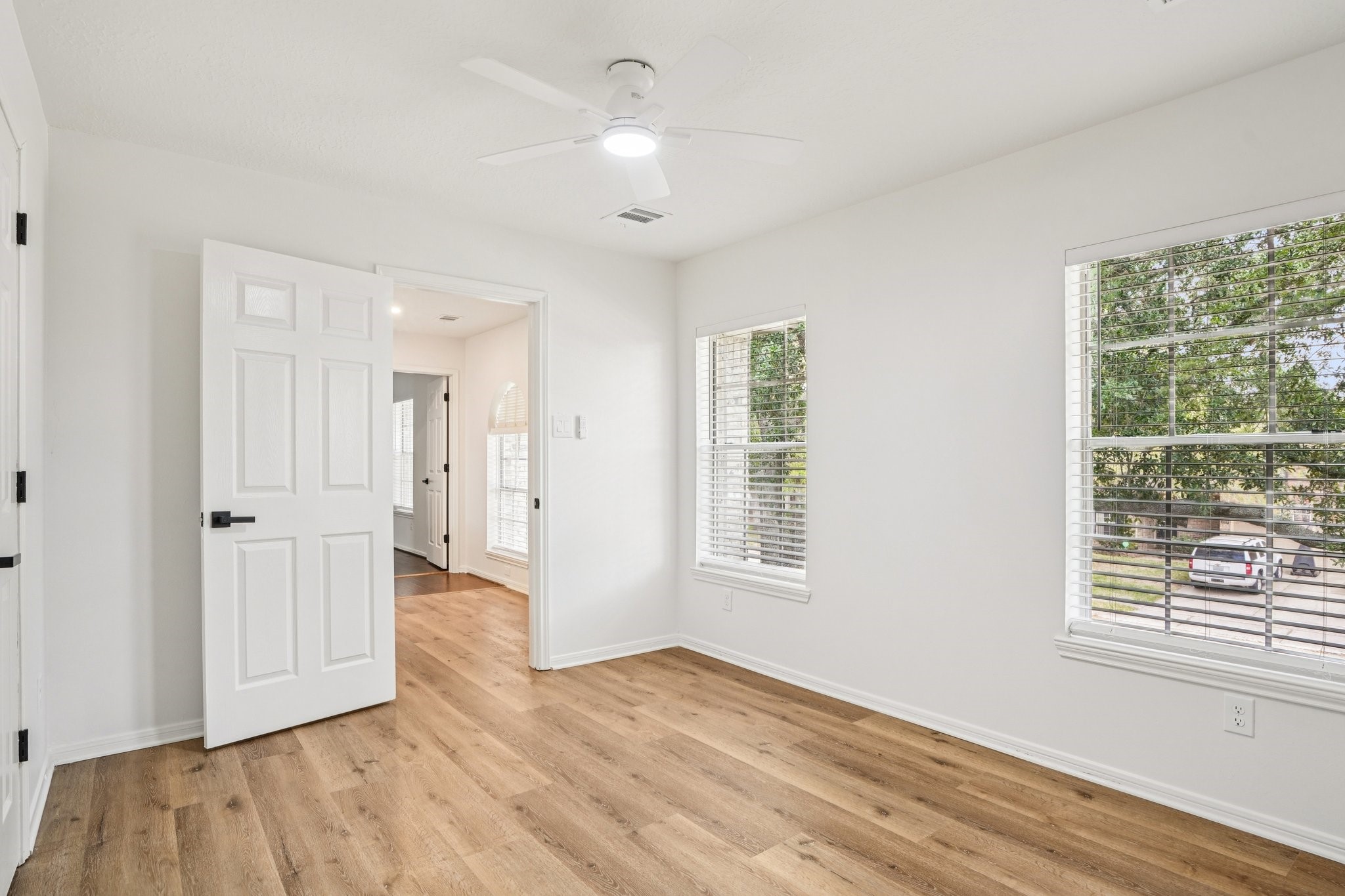 1808 N Mission Circle, Friendswood, TX 77546