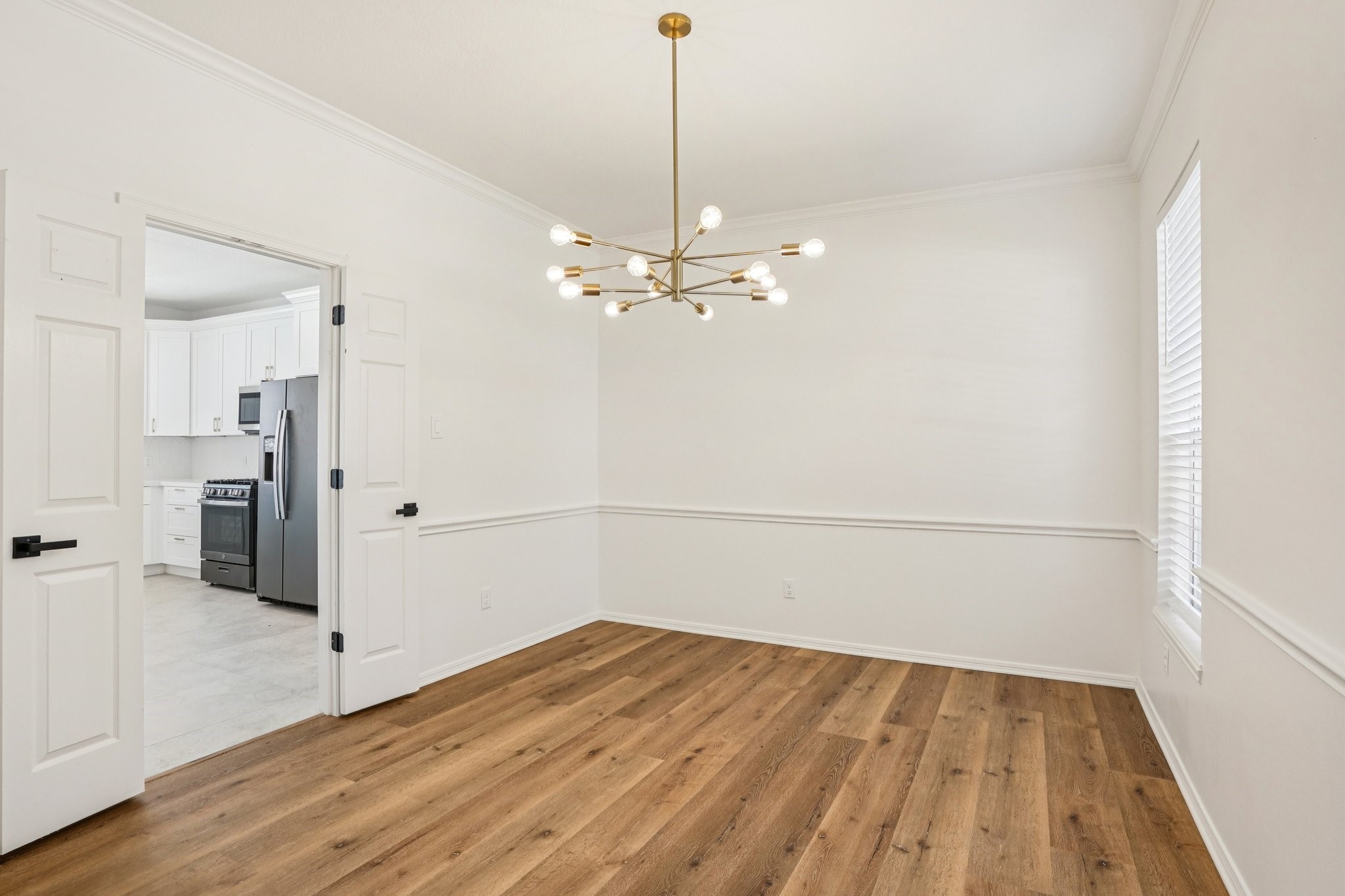 1808 N Mission Circle, Friendswood, TX 77546