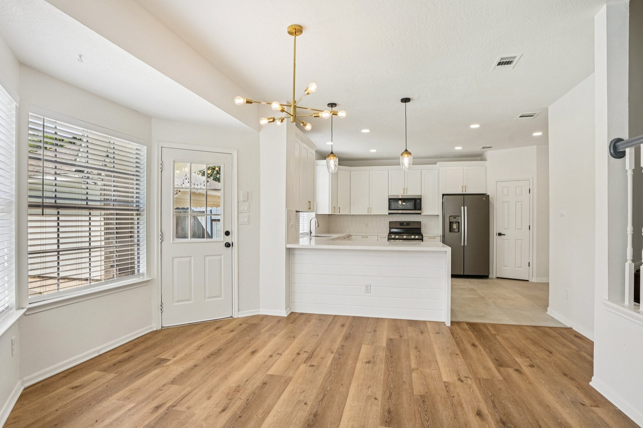 1808 N Mission Circle, Friendswood, TX 77546 1808 N Mission Circle, Friendswood, TX 77546