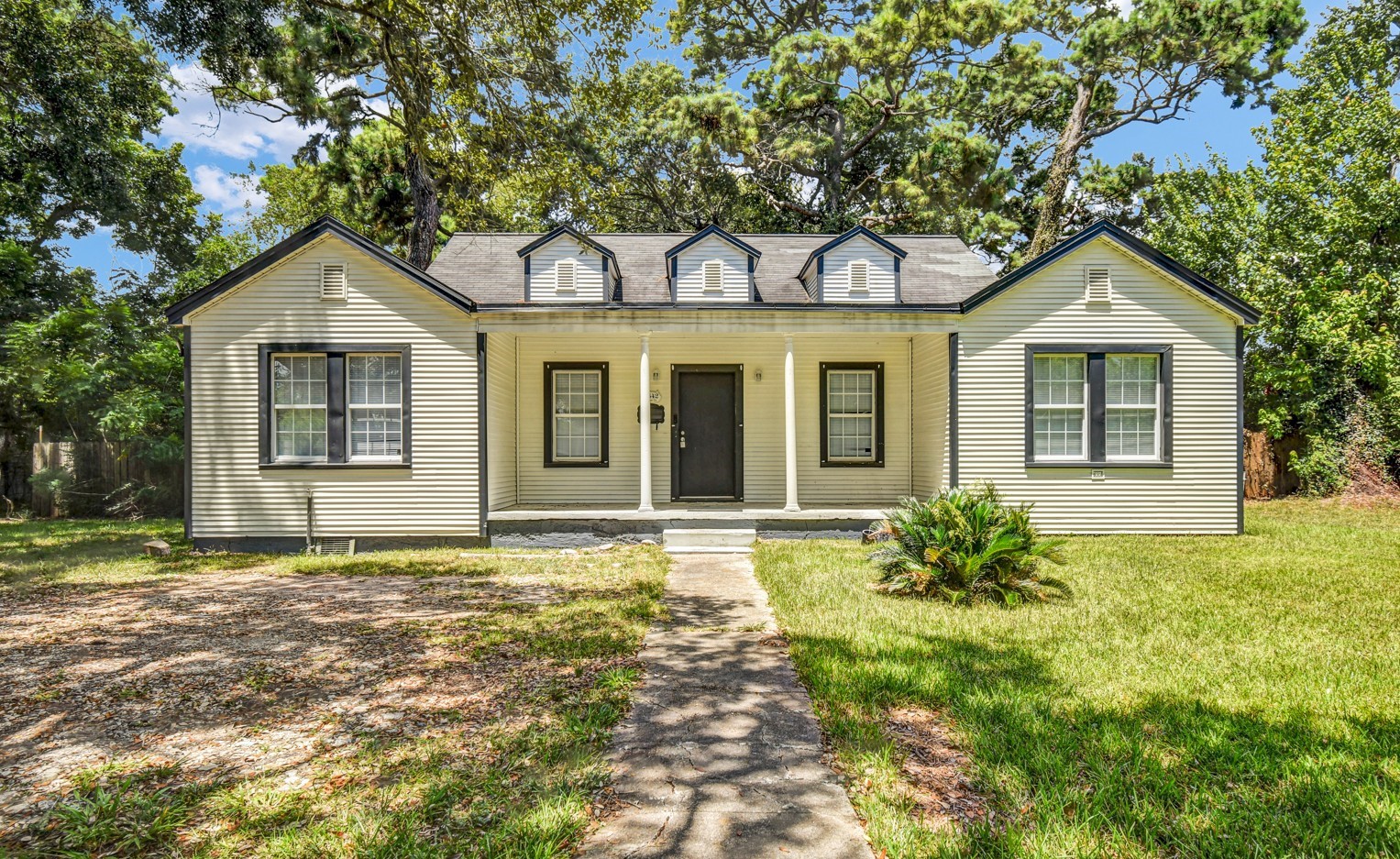 Welcome to 2642 Cedar Drive