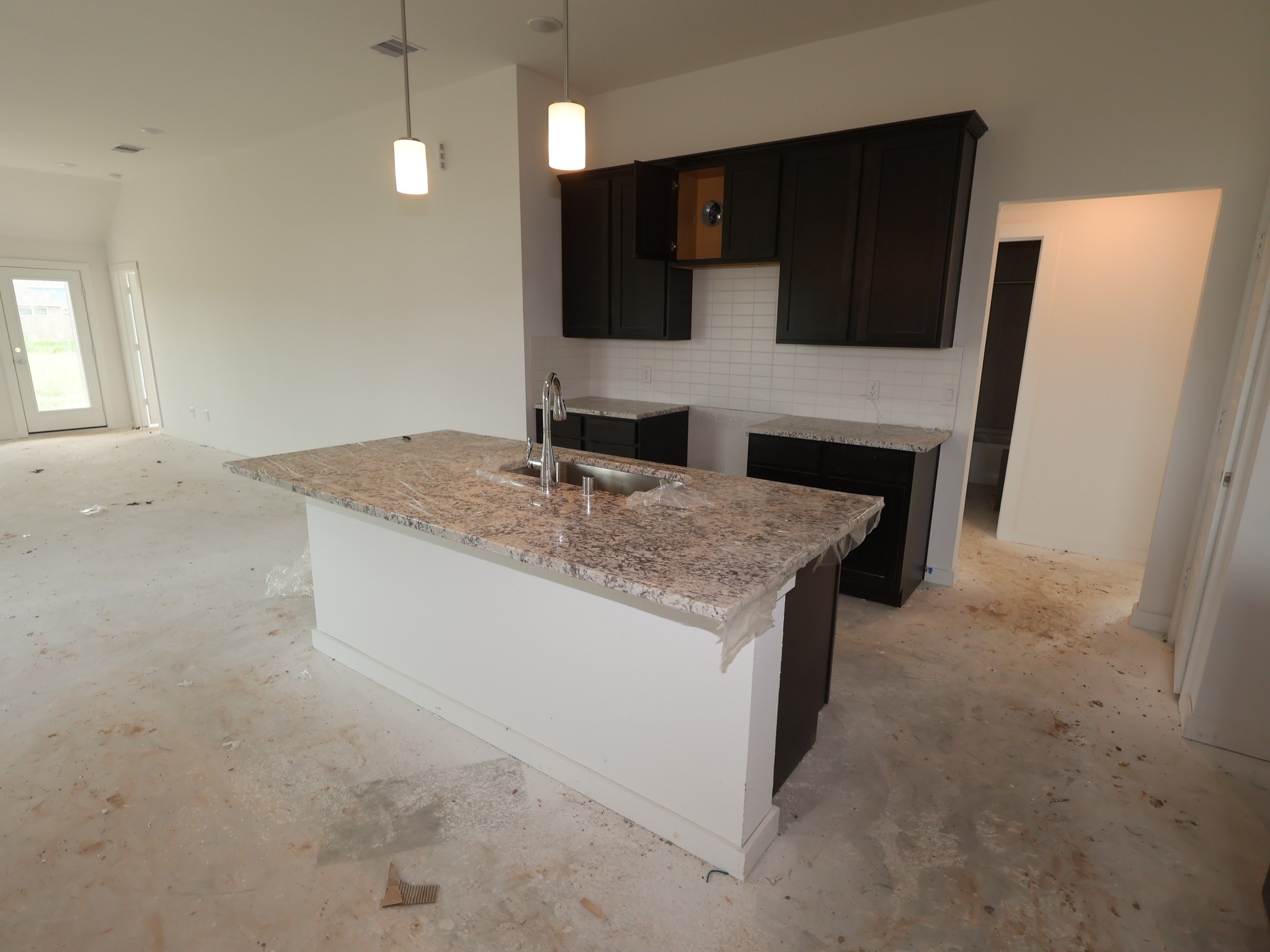 1018 Garnet Star Drive, La Marque, TX 77568 1018 Garnet Star Drive, La Marque, TX 77568
