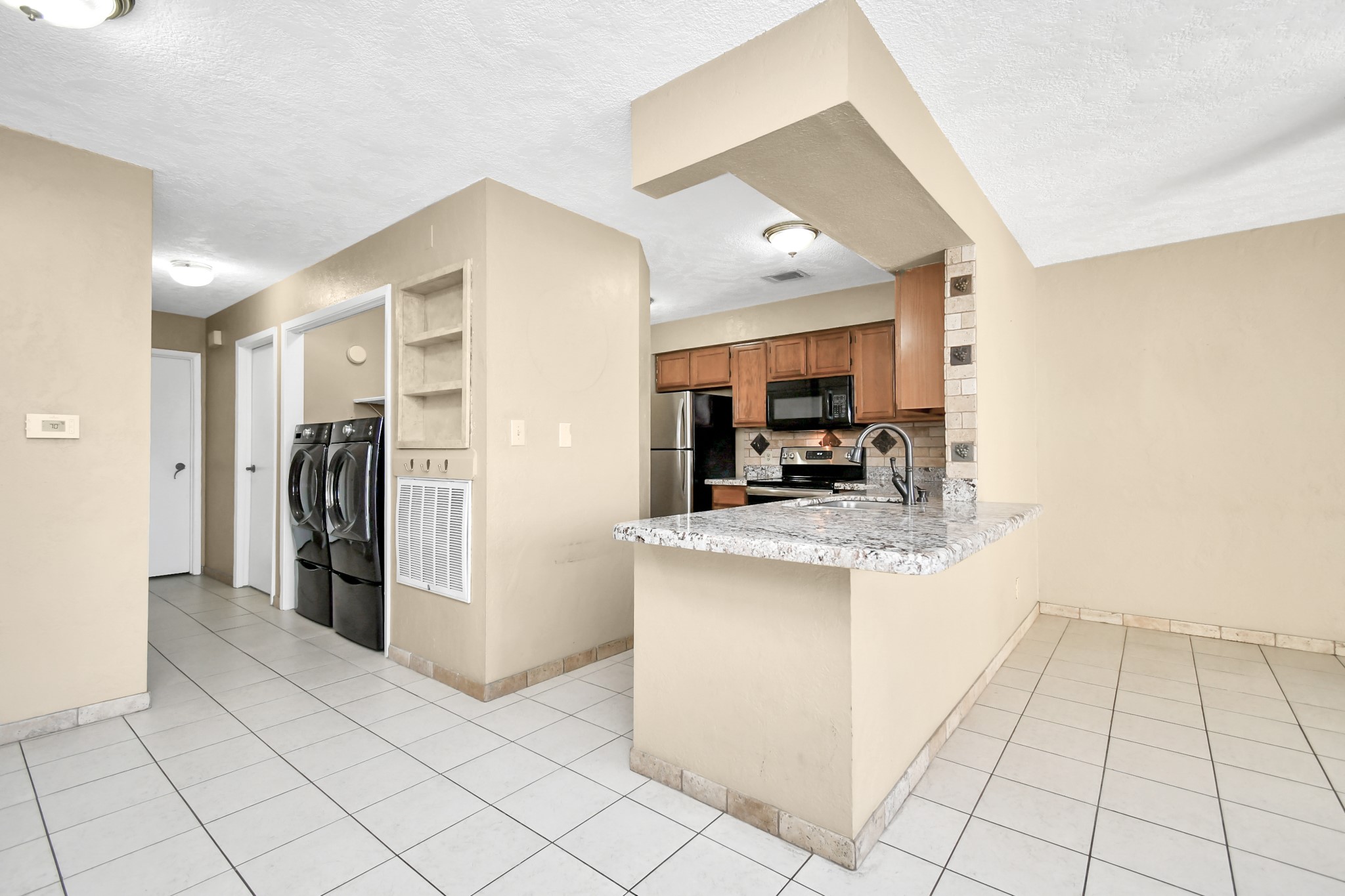 2501 Gulf Freeway, #250D, Dickinson, TX 77539